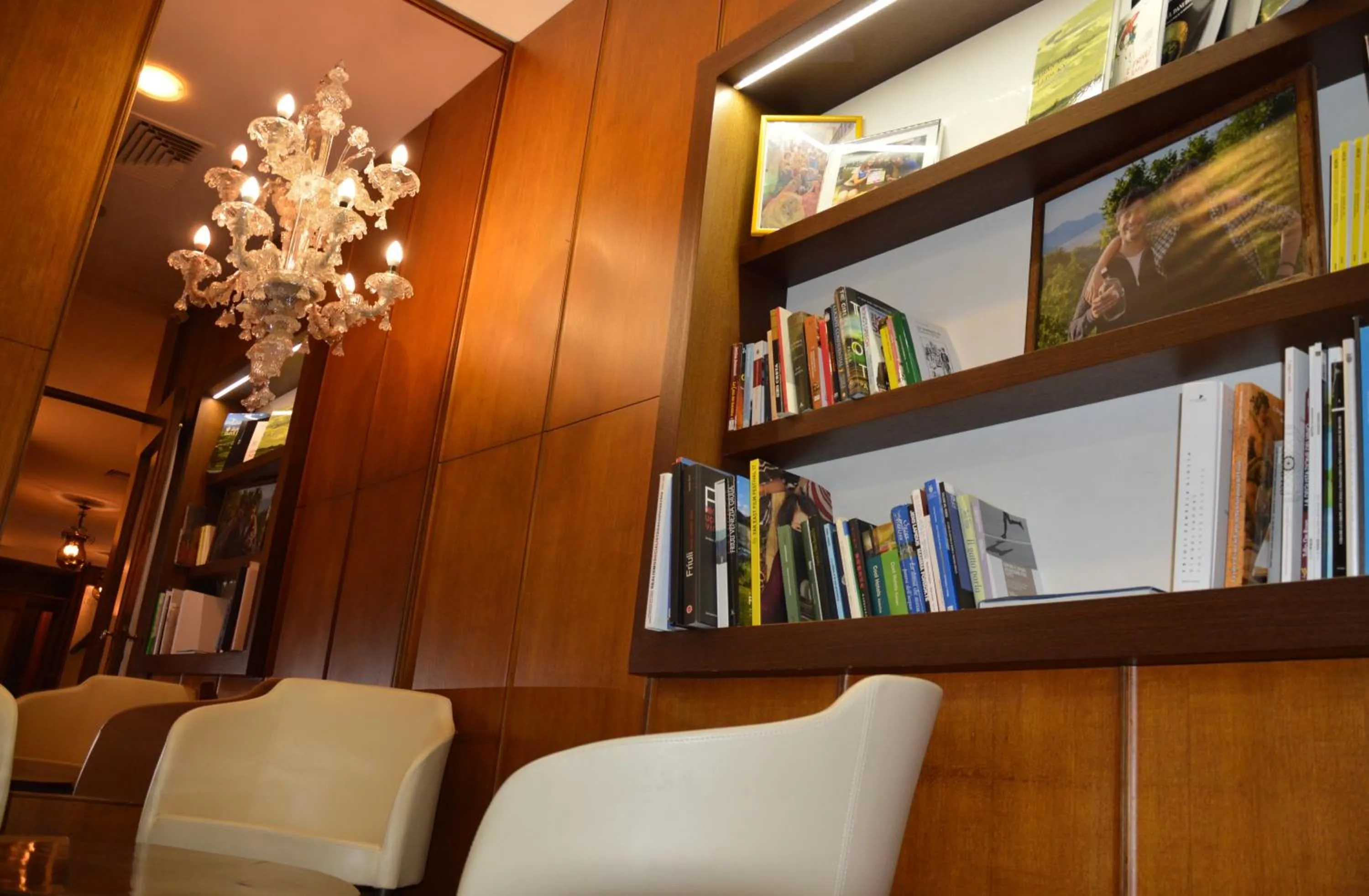 Seating area in Astoria Hotel Italia