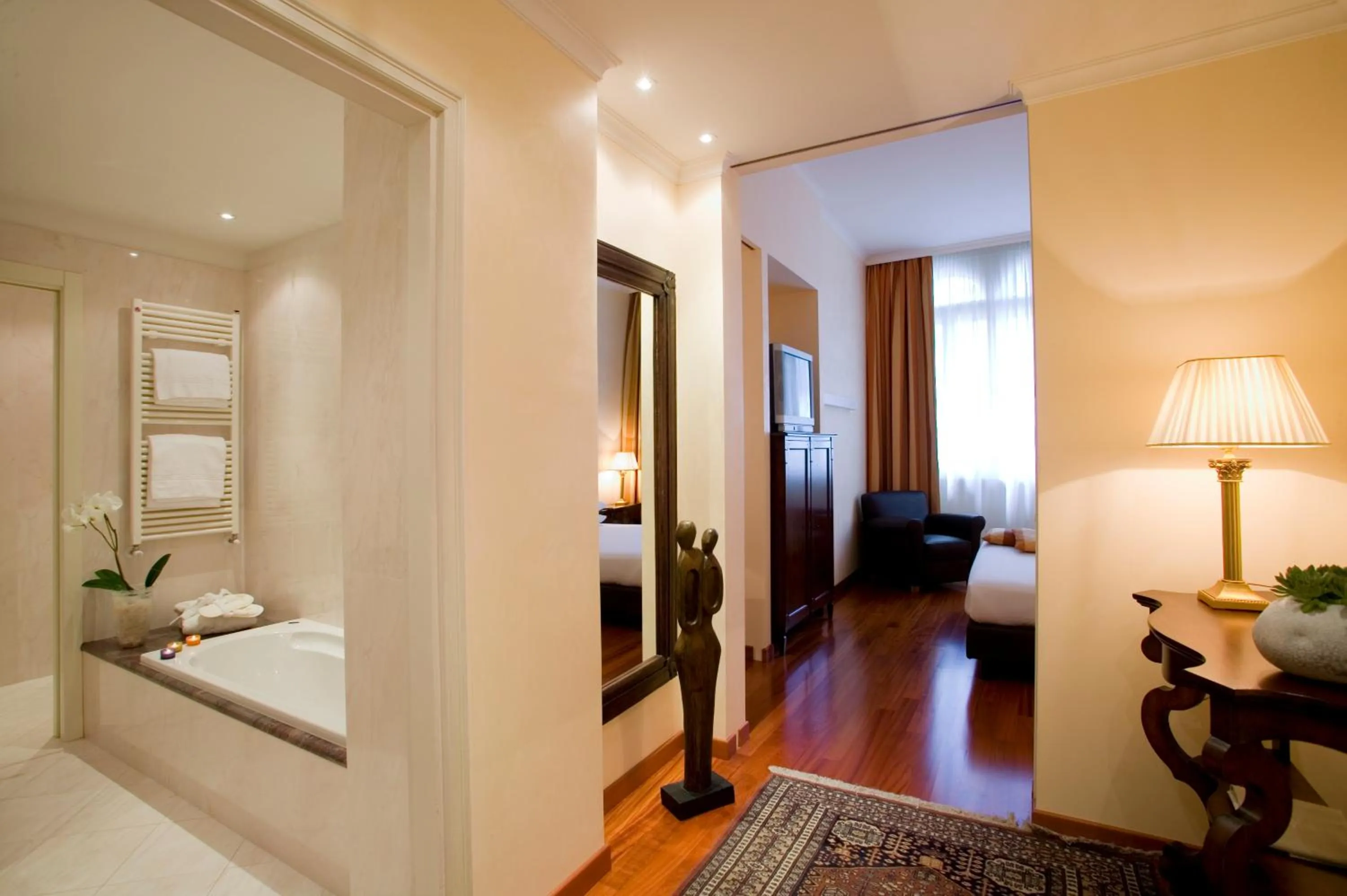 Photo of the whole room, Bed in Astoria Hotel Italia