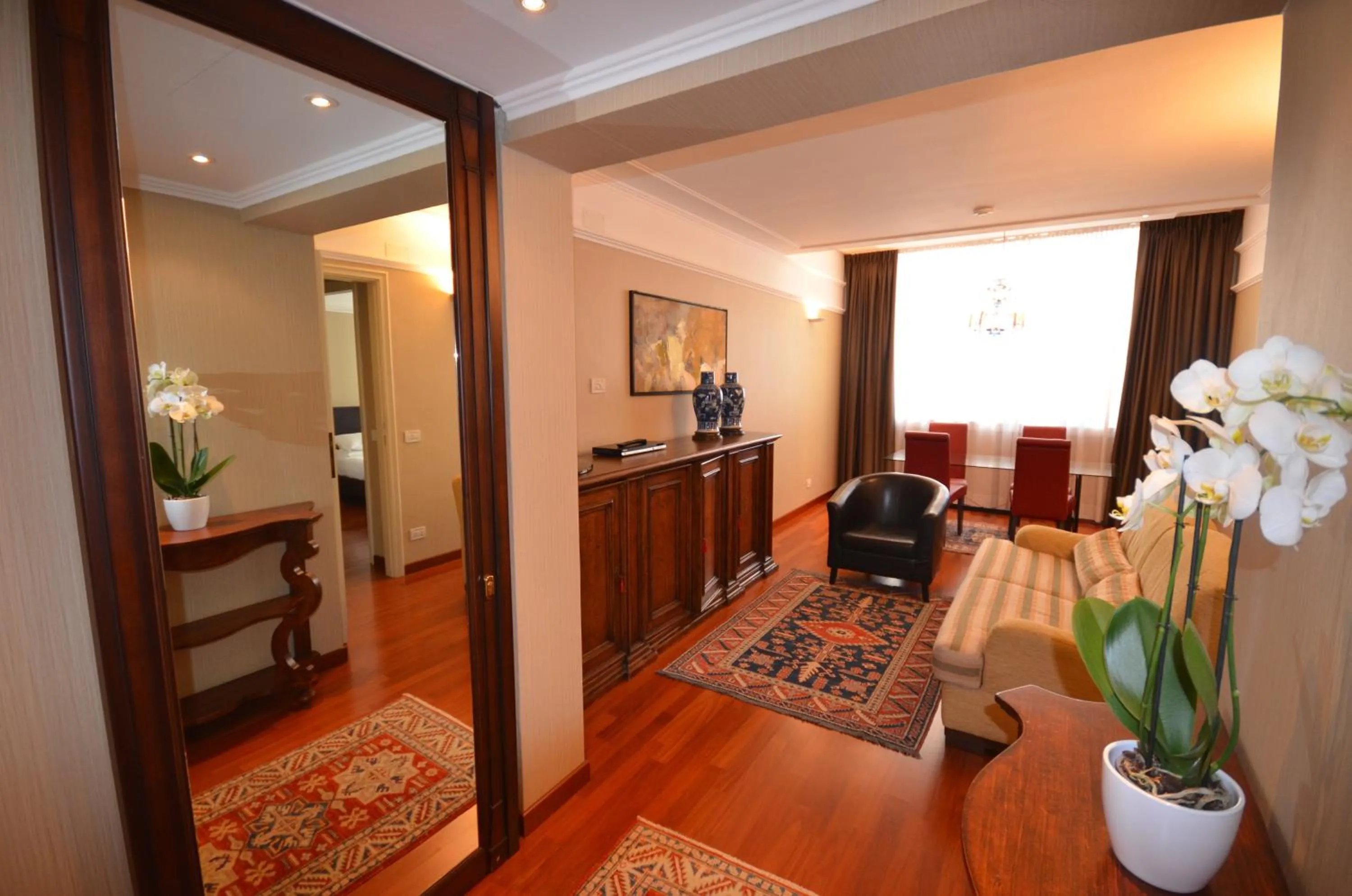 Seating area in Astoria Hotel Italia