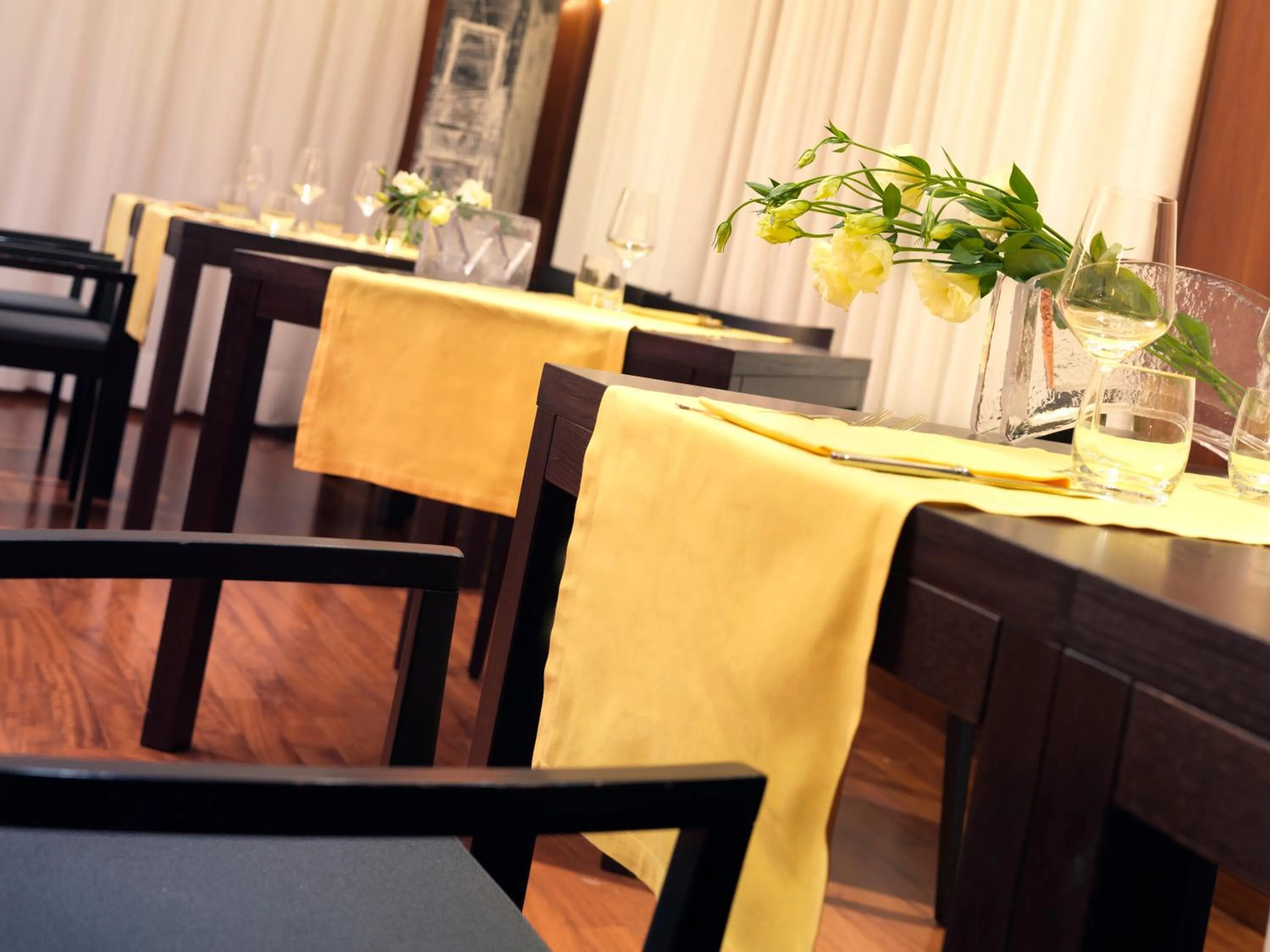 Restaurant/places to eat in Astoria Hotel Italia