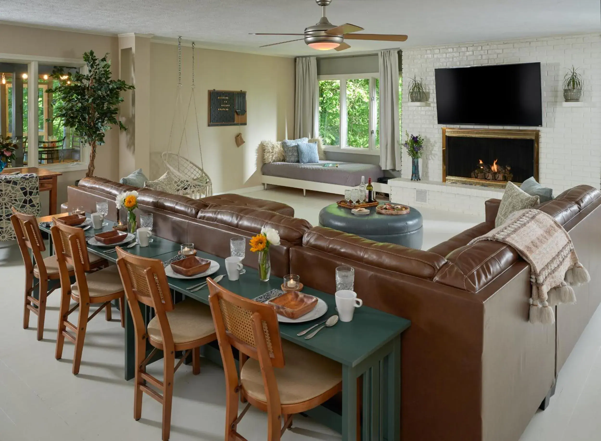 Four-Bedroom House- River's Edge in Goldberry Woods- A Modern Farm Resort Four-Bedroom House- River's Edge in Goldberry Woods- A Modern Farm Resort