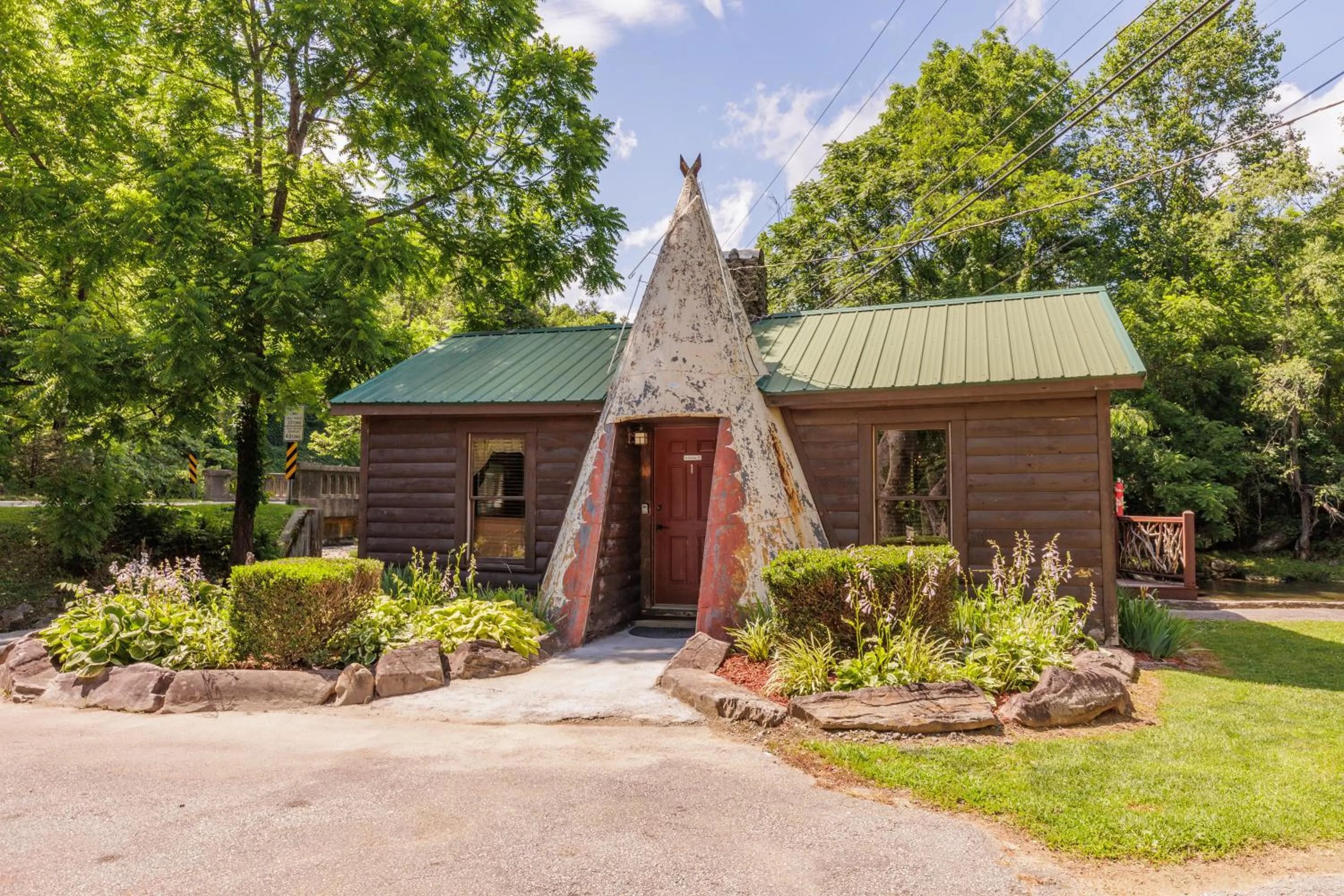 Qualla Cabins and Motel Cherokee near Casino