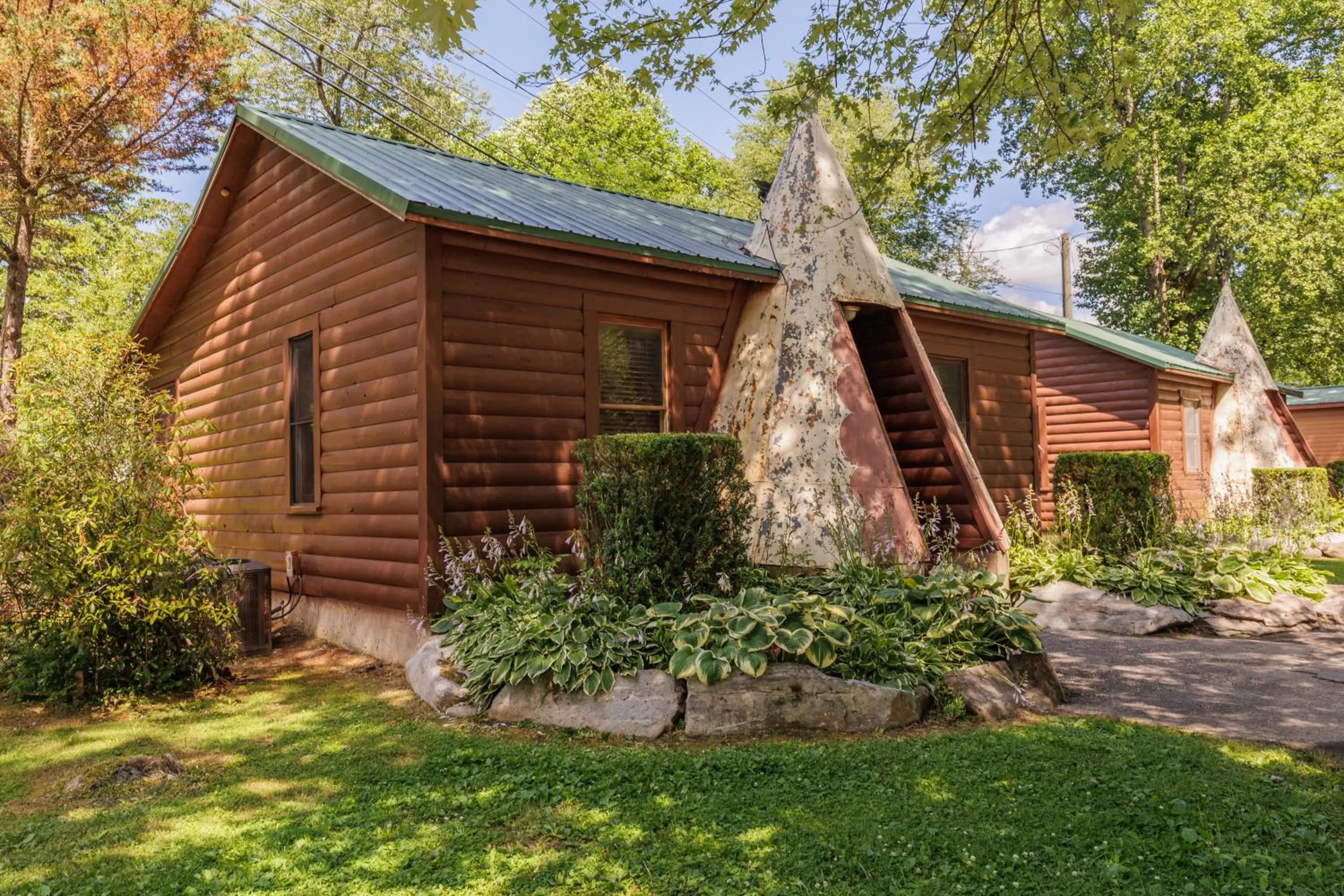 Qualla Cabins and Motel Cherokee near Casino