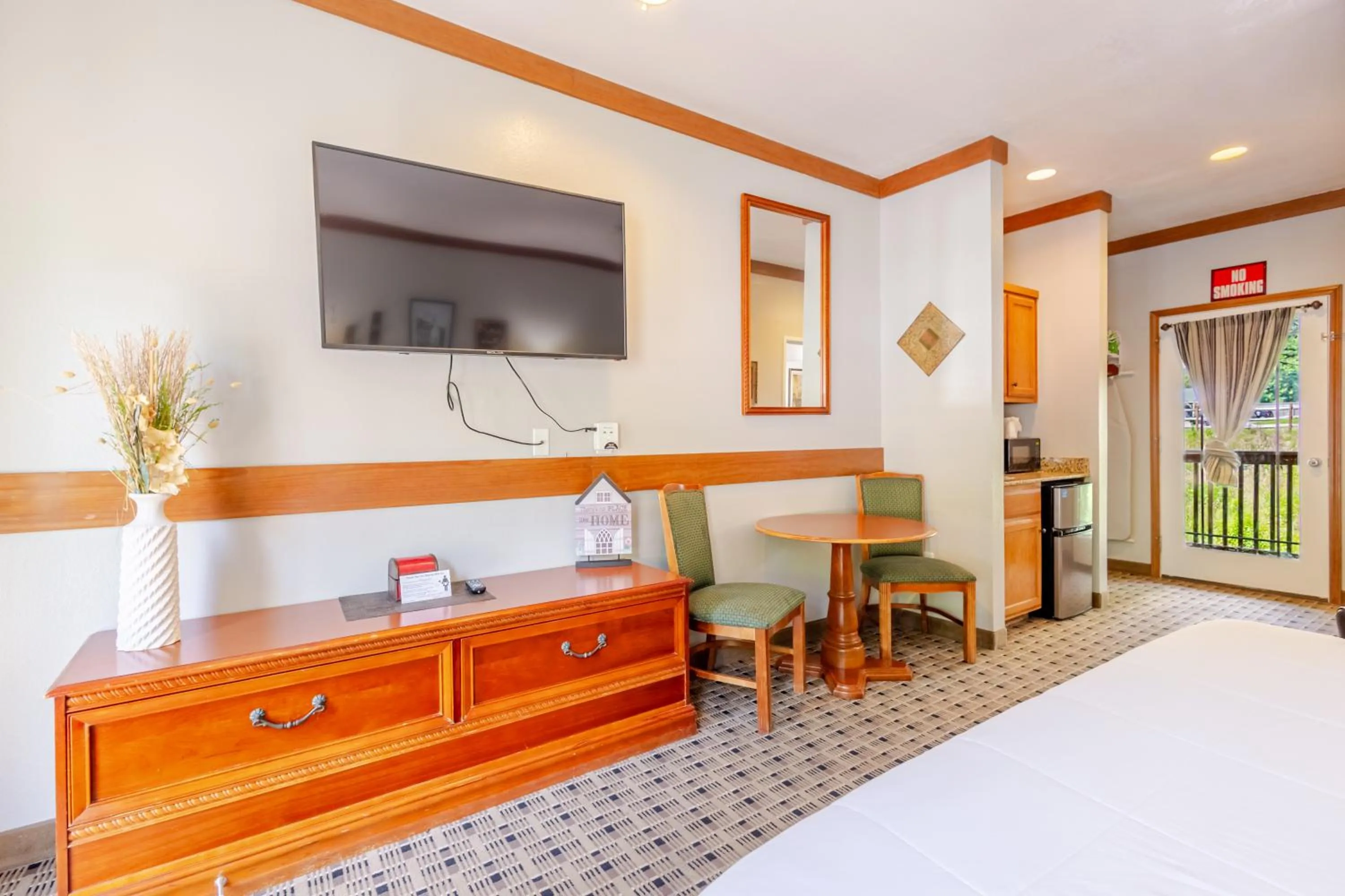 Bed in Qualla Cabins and Motel Cherokee near Casino