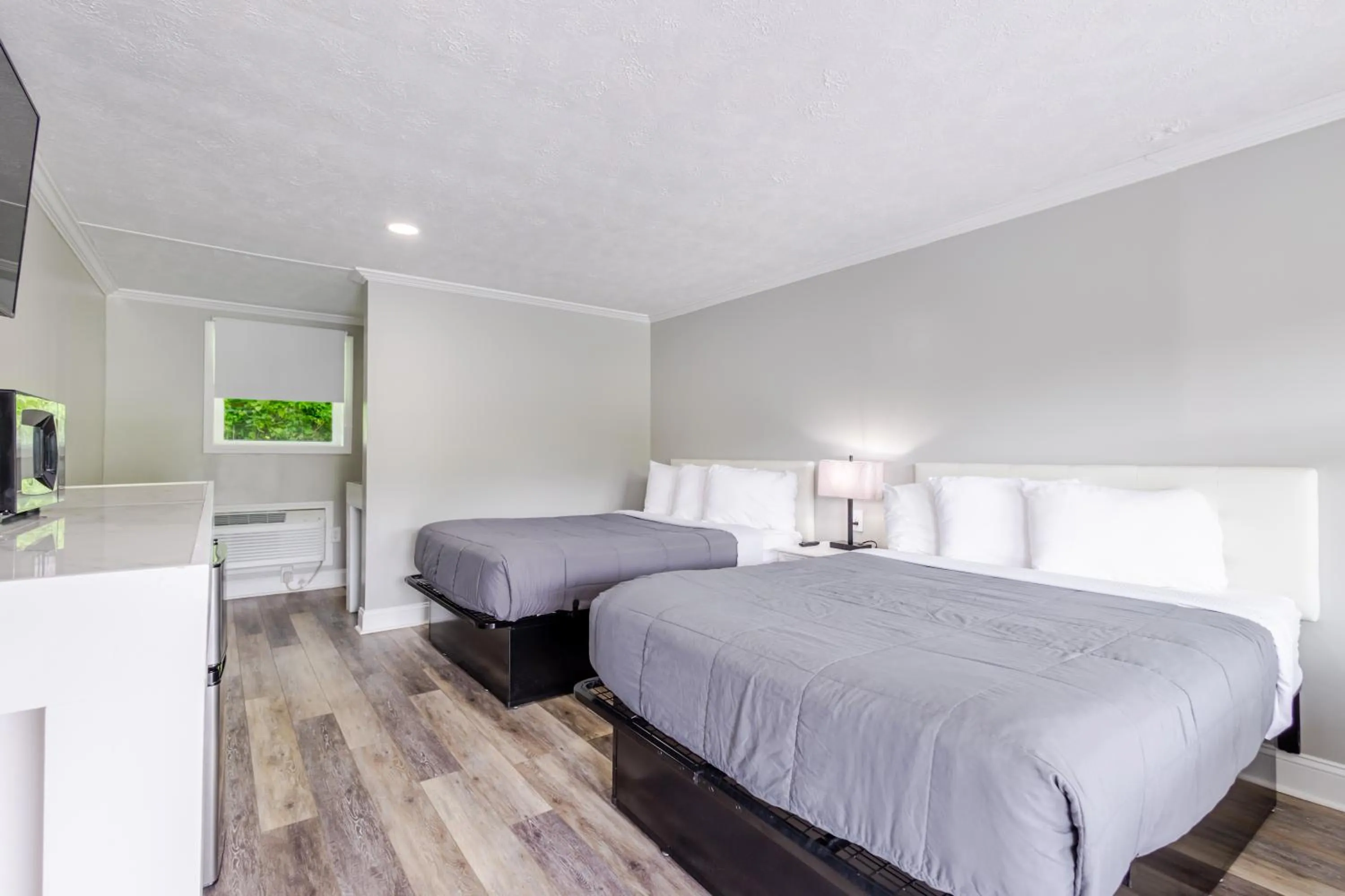 Bed in Qualla Cabins and Motel Cherokee near Casino