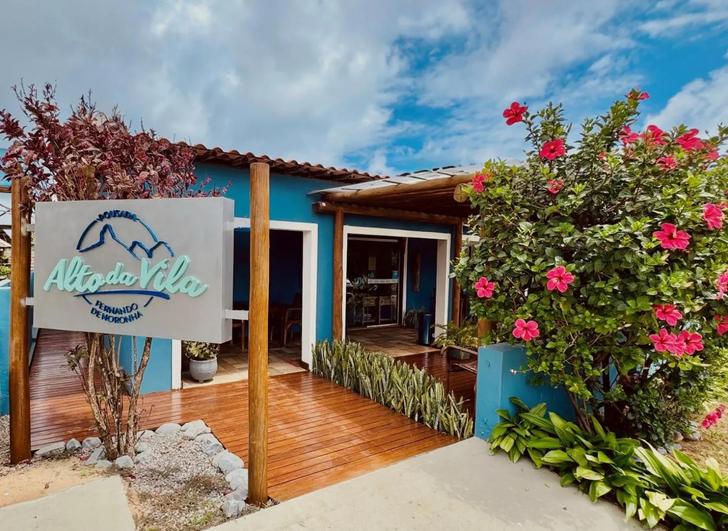 Facade/entrance in Pousada Alto da Vila Noronha by Alto da Ilha