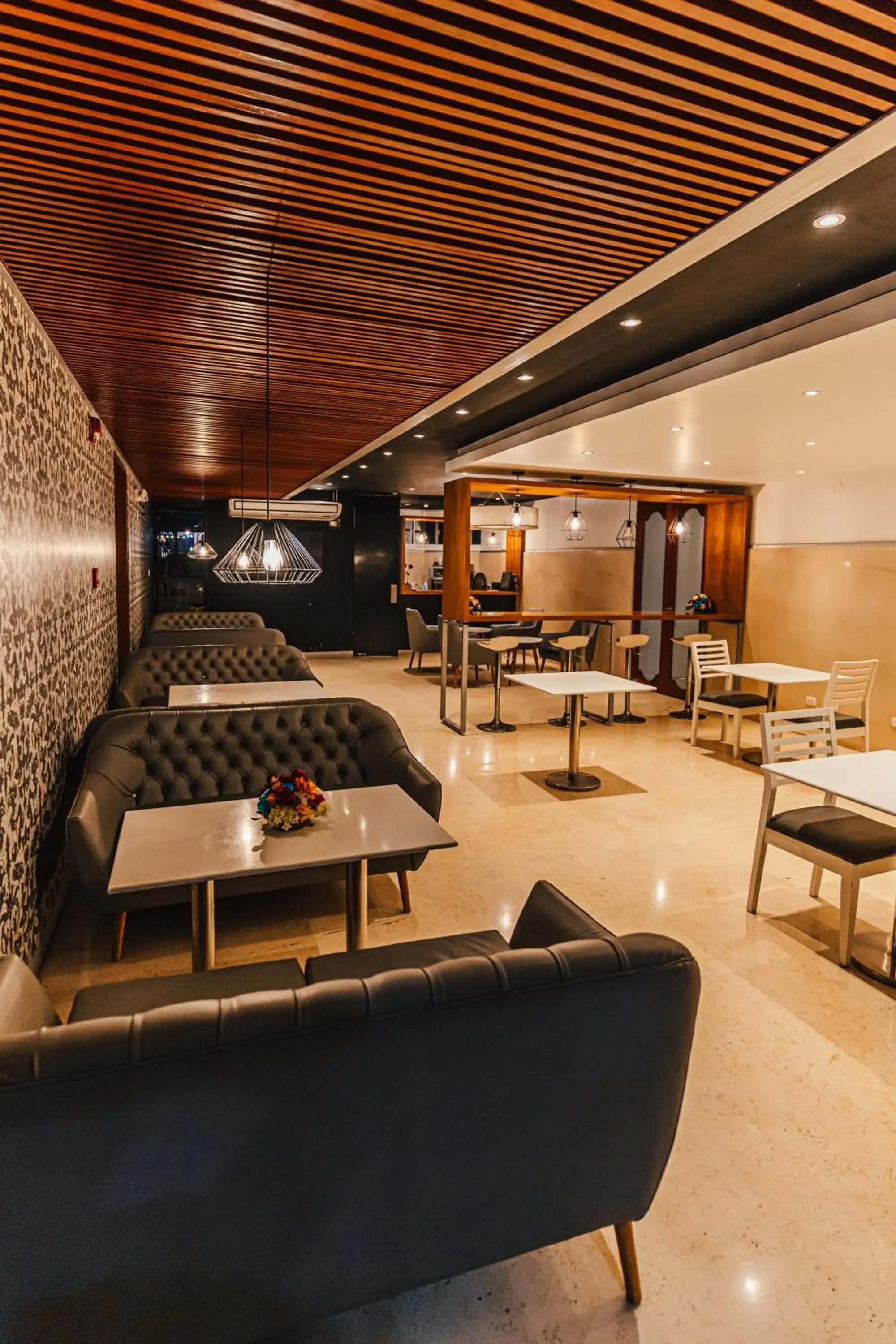 Lounge or bar in Hotel Hacienda Lima Norte Lounge or bar in Hotel Hacienda Lima Norte