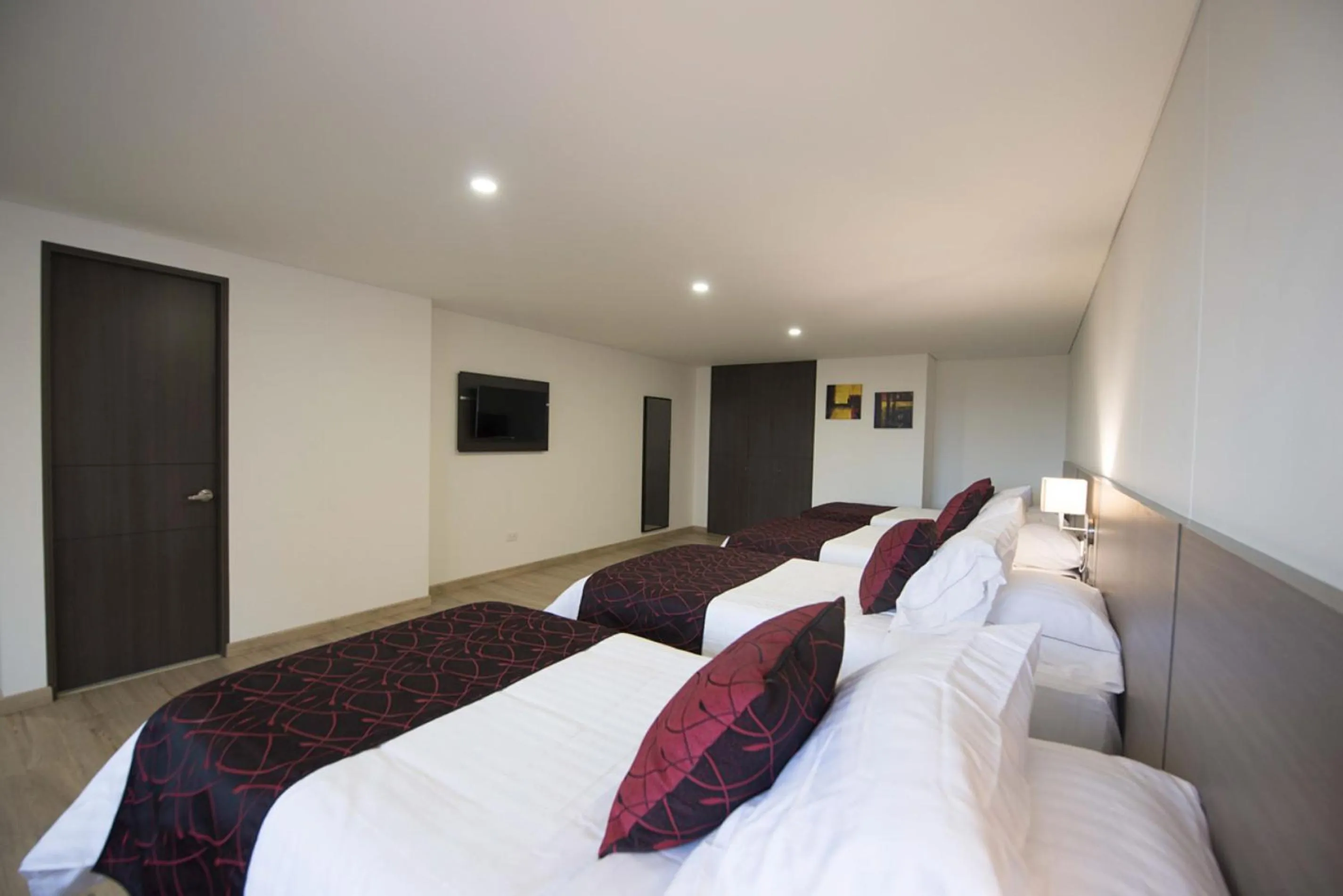 Bedroom, Bed in SM Grand Hotel