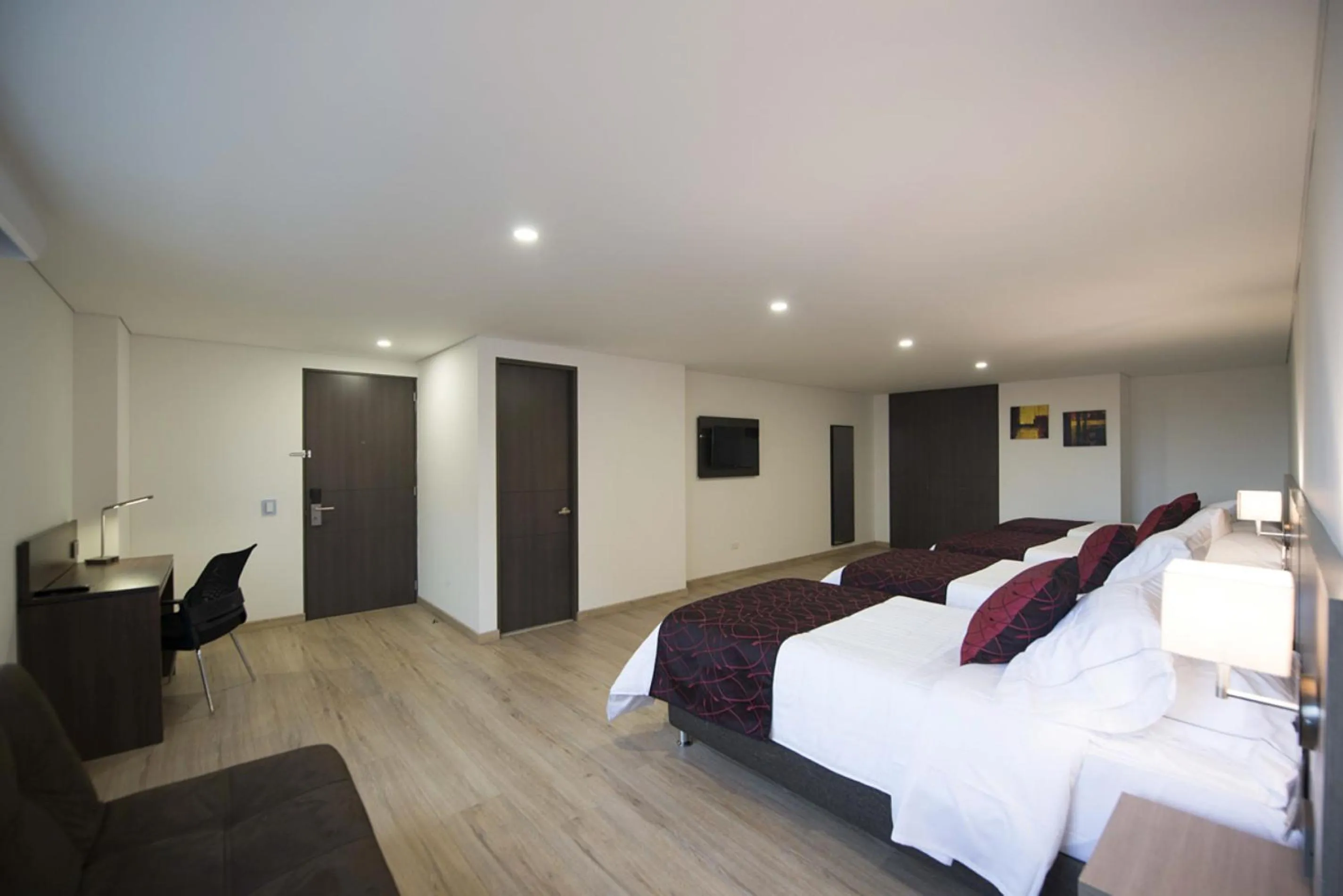 Bedroom, Bed in SM Grand Hotel