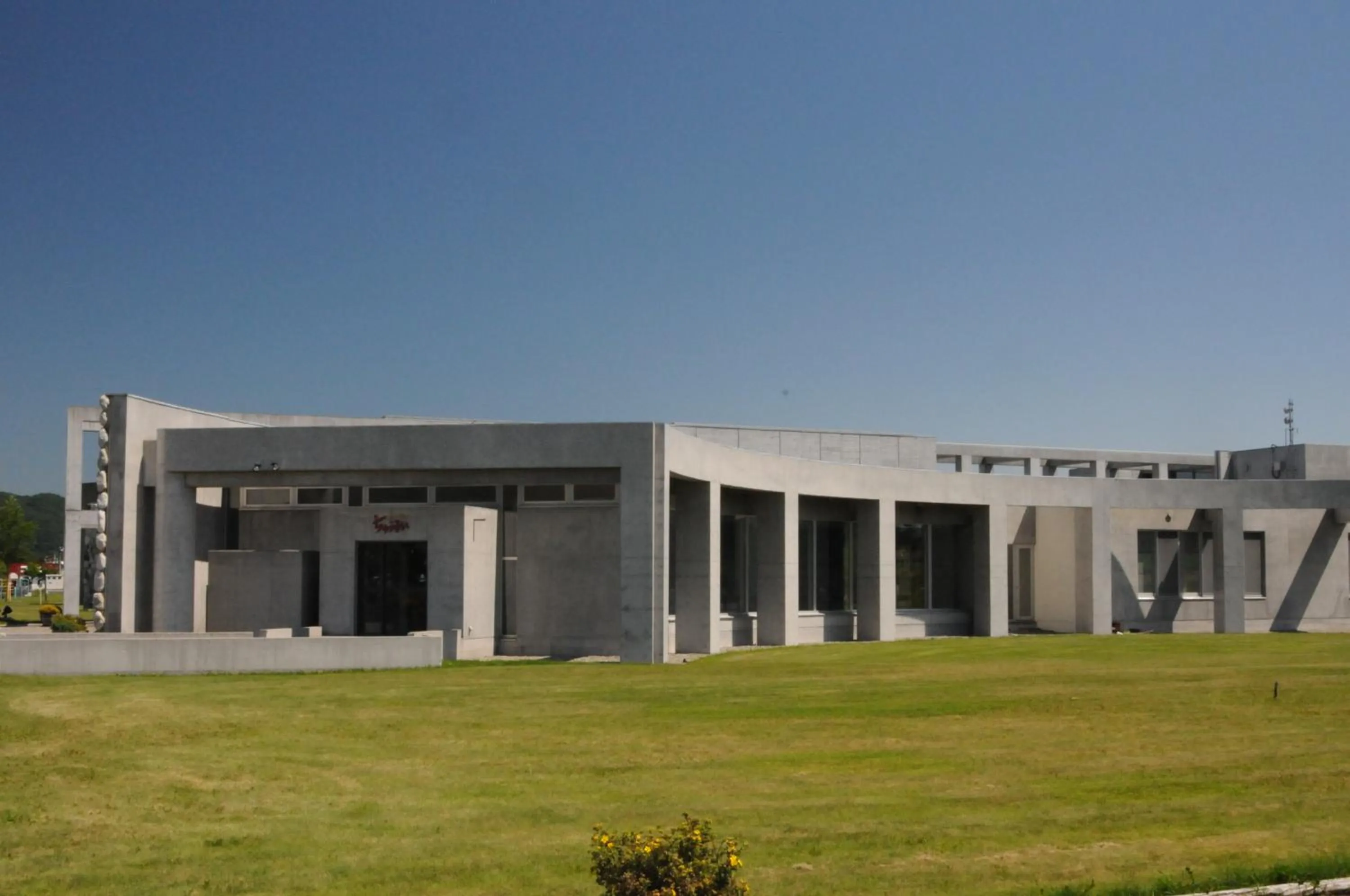 Facade/entrance in Tokachi Nauman Onsen Hotel arco