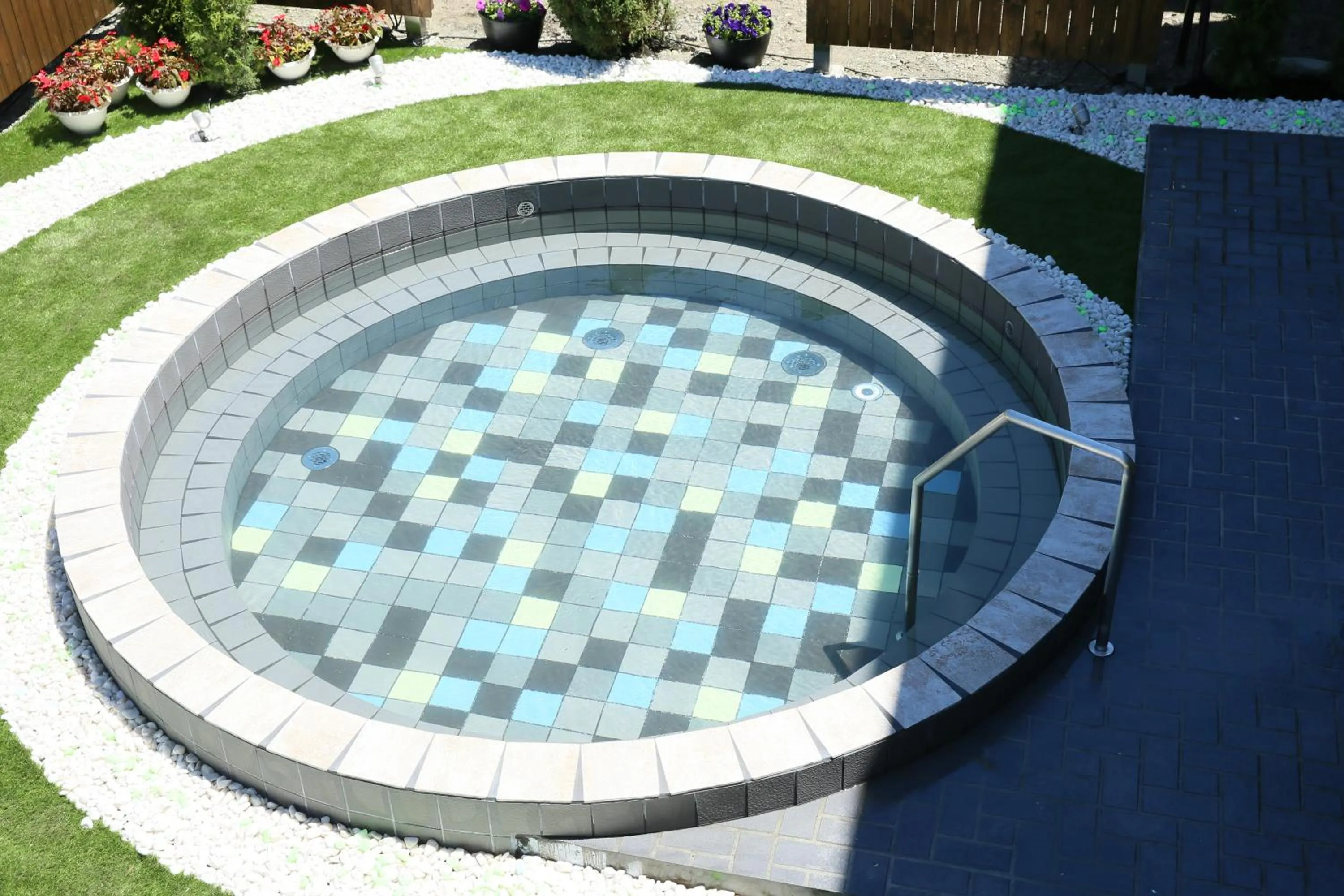 Open Air Bath in Tokachi Nauman Onsen Hotel arco