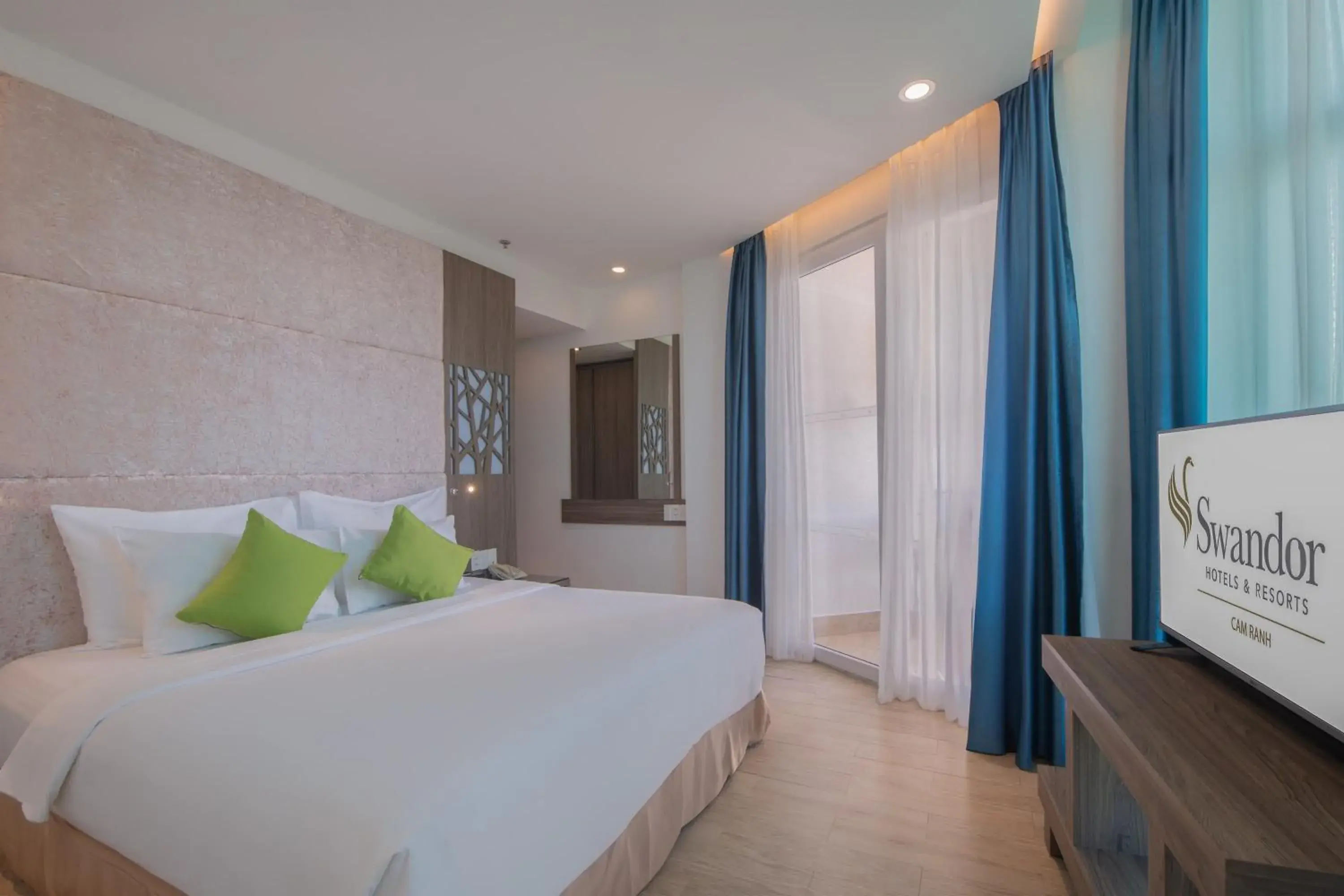 Photo of the whole room, Bed in Swandor Cam Ranh Resort-Ultra All Inclusive Photo of the whole room, Bed in Swandor Cam Ranh Resort-Ultra All Inclusive