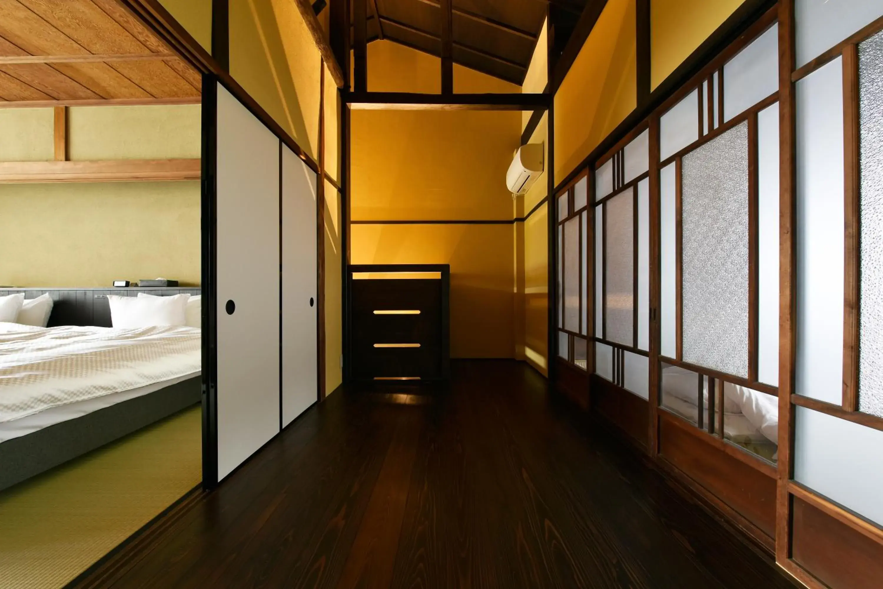 Bedroom, Bed in Kuraya Senbonsanjo Bedroom, Bed in Kuraya Senbonsanjo