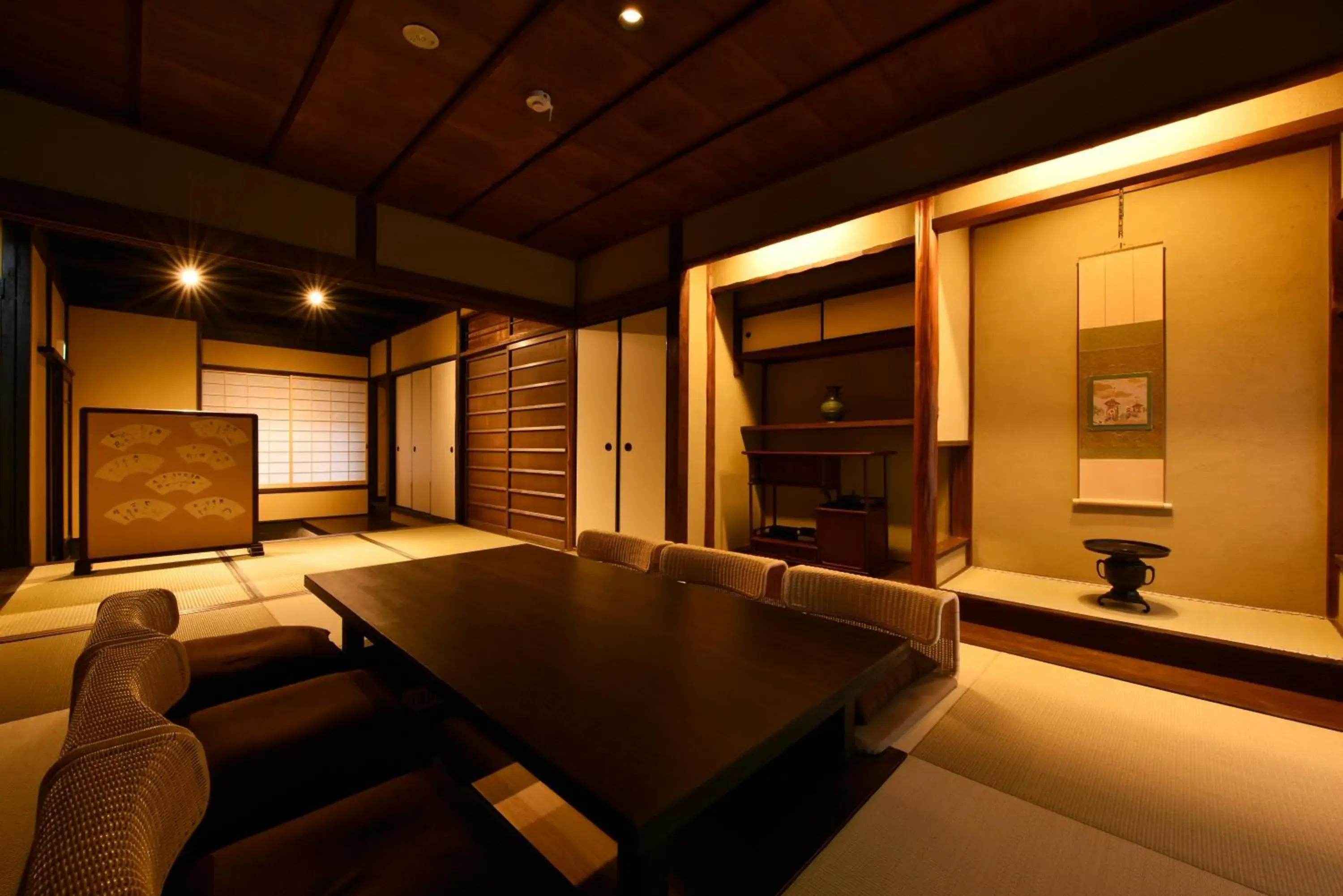 Living room, Bed in Kuraya Senbonsanjo Living room, Bed in Kuraya Senbonsanjo