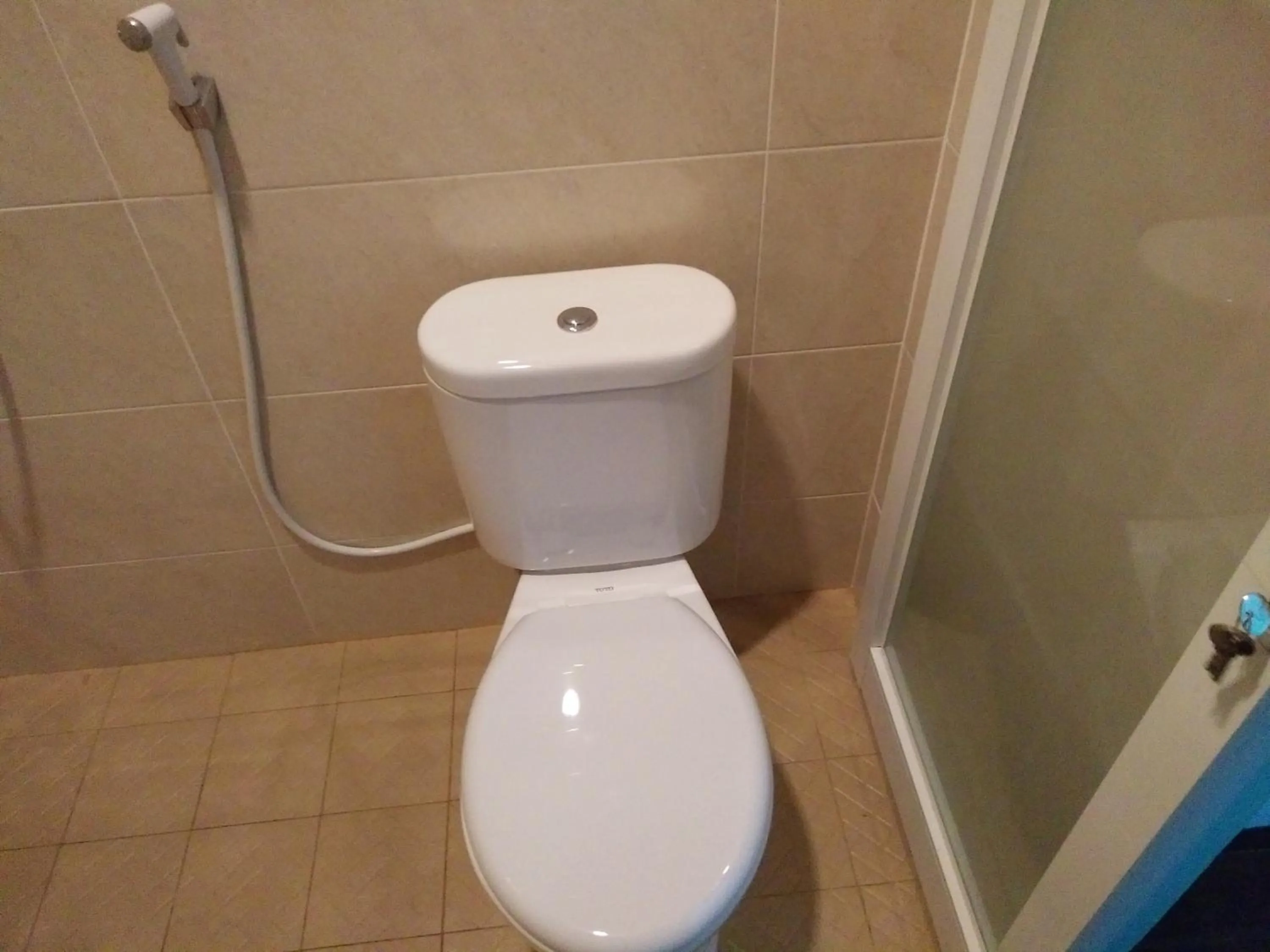 Bathroom in RedDoorz Near Gajah Mada Street Semarang