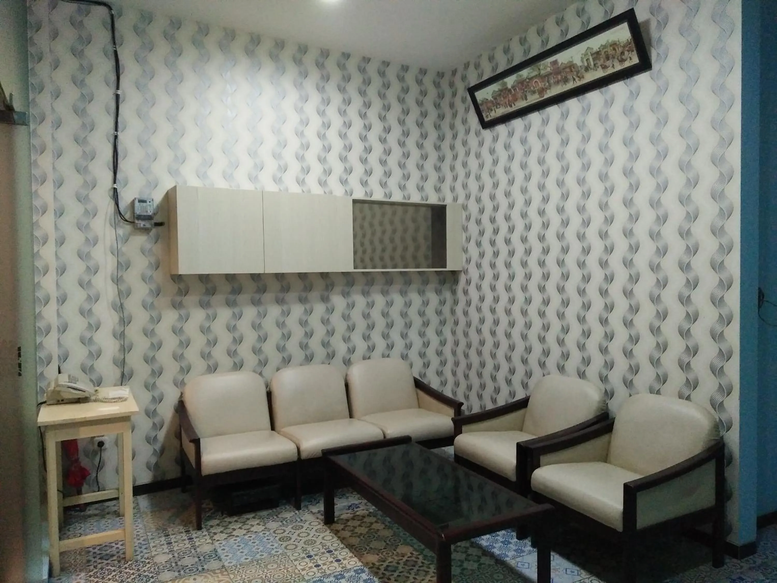 Living room in RedDoorz Near Gajah Mada Street Semarang