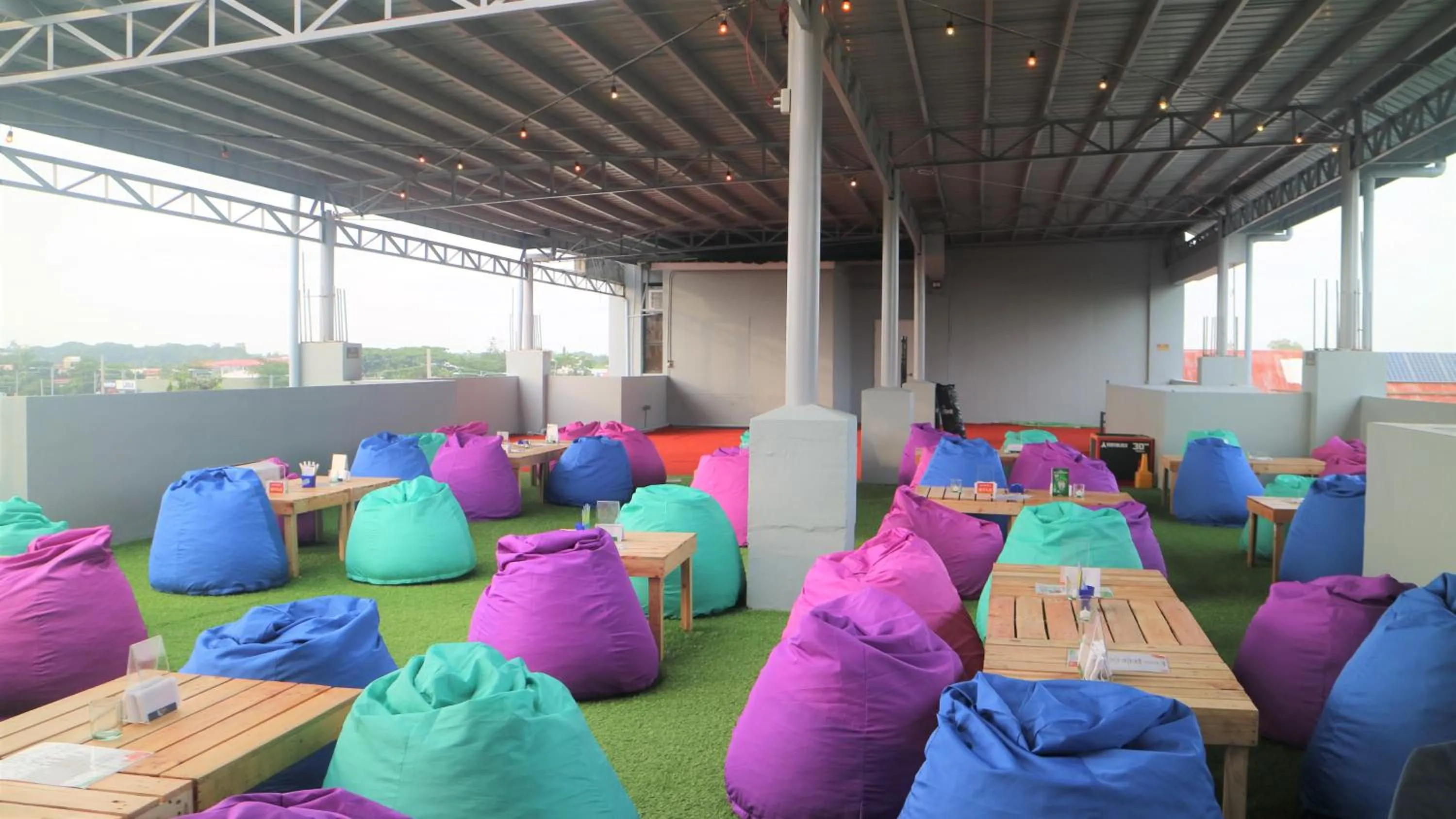 Lounge or bar in Bed and Bath Serviced Suites