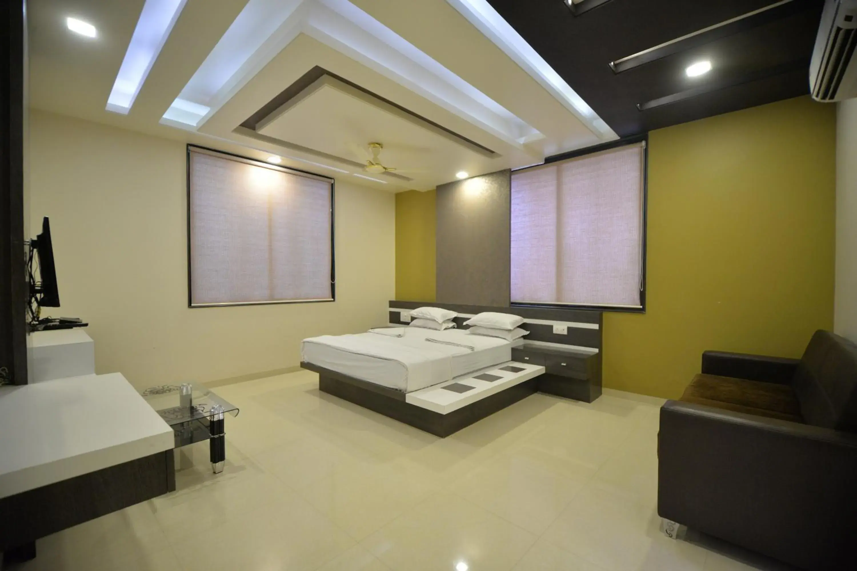 Bedroom, Bed in Hotel Radhe Krishna Bedroom, Bed in Hotel Radhe Krishna