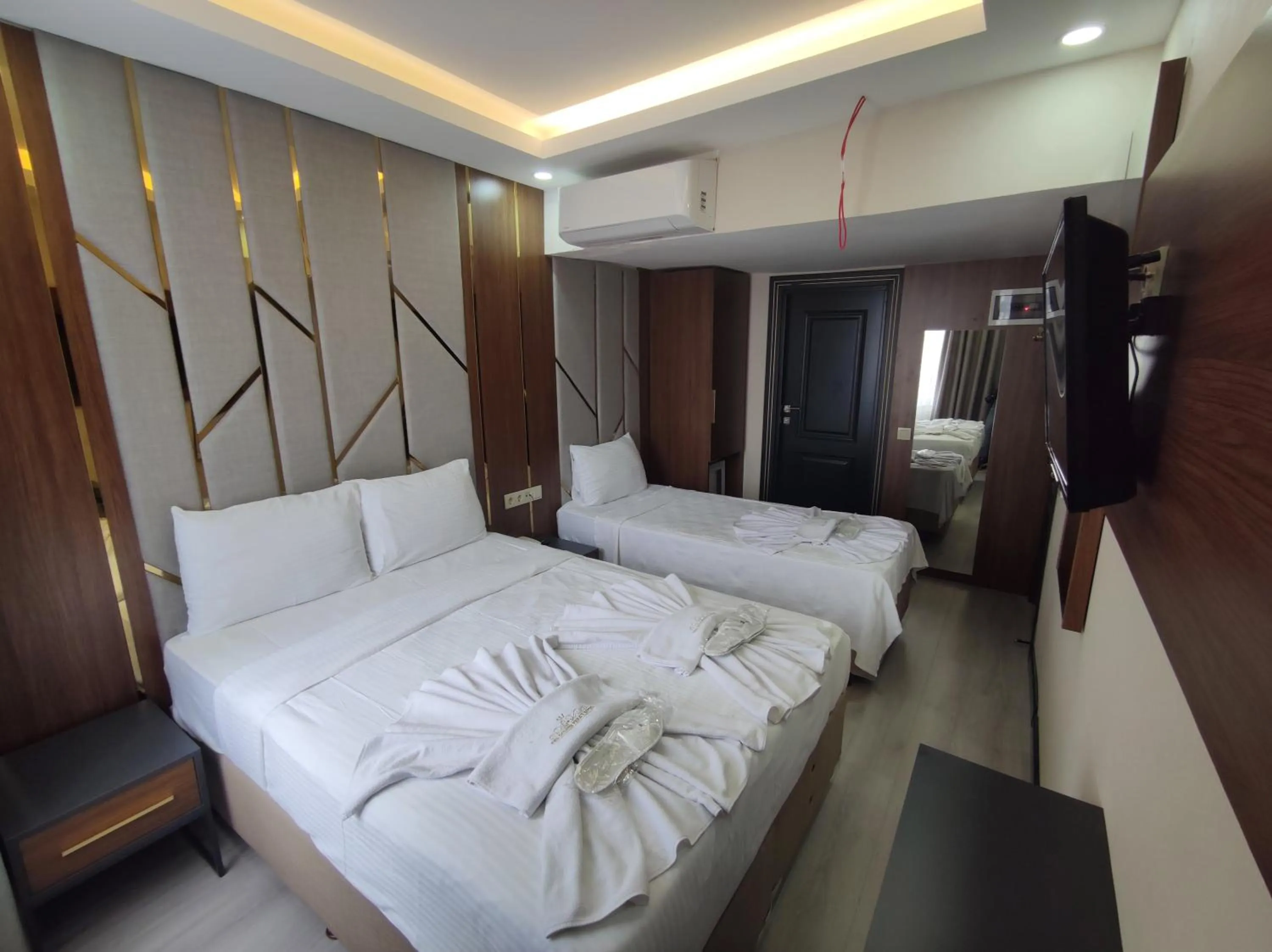 Bed in The Golden Pera's Hotel & Spa