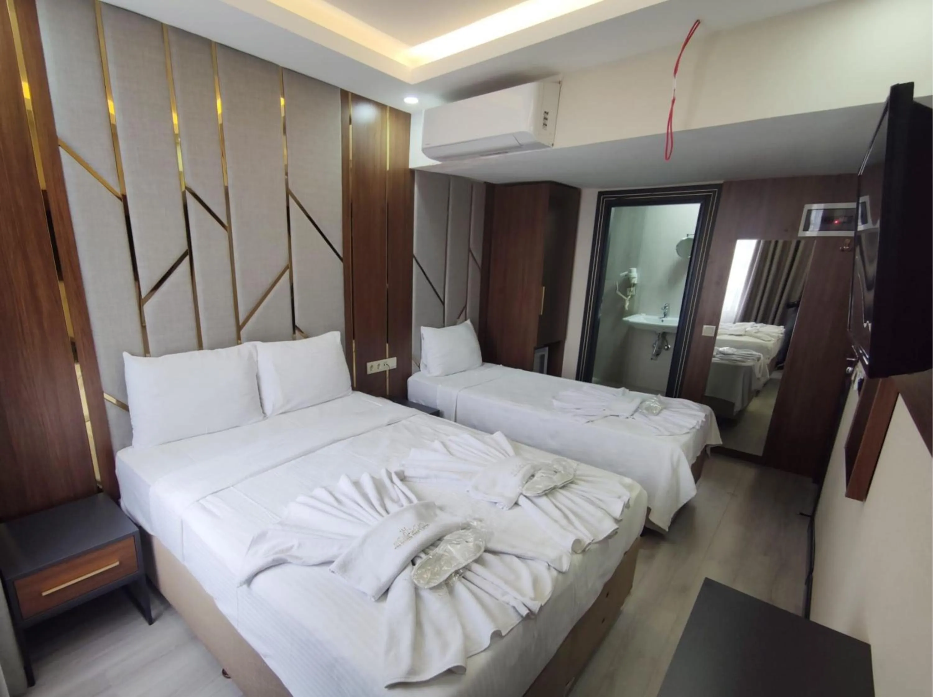 Bed in The Golden Pera's Hotel & Spa