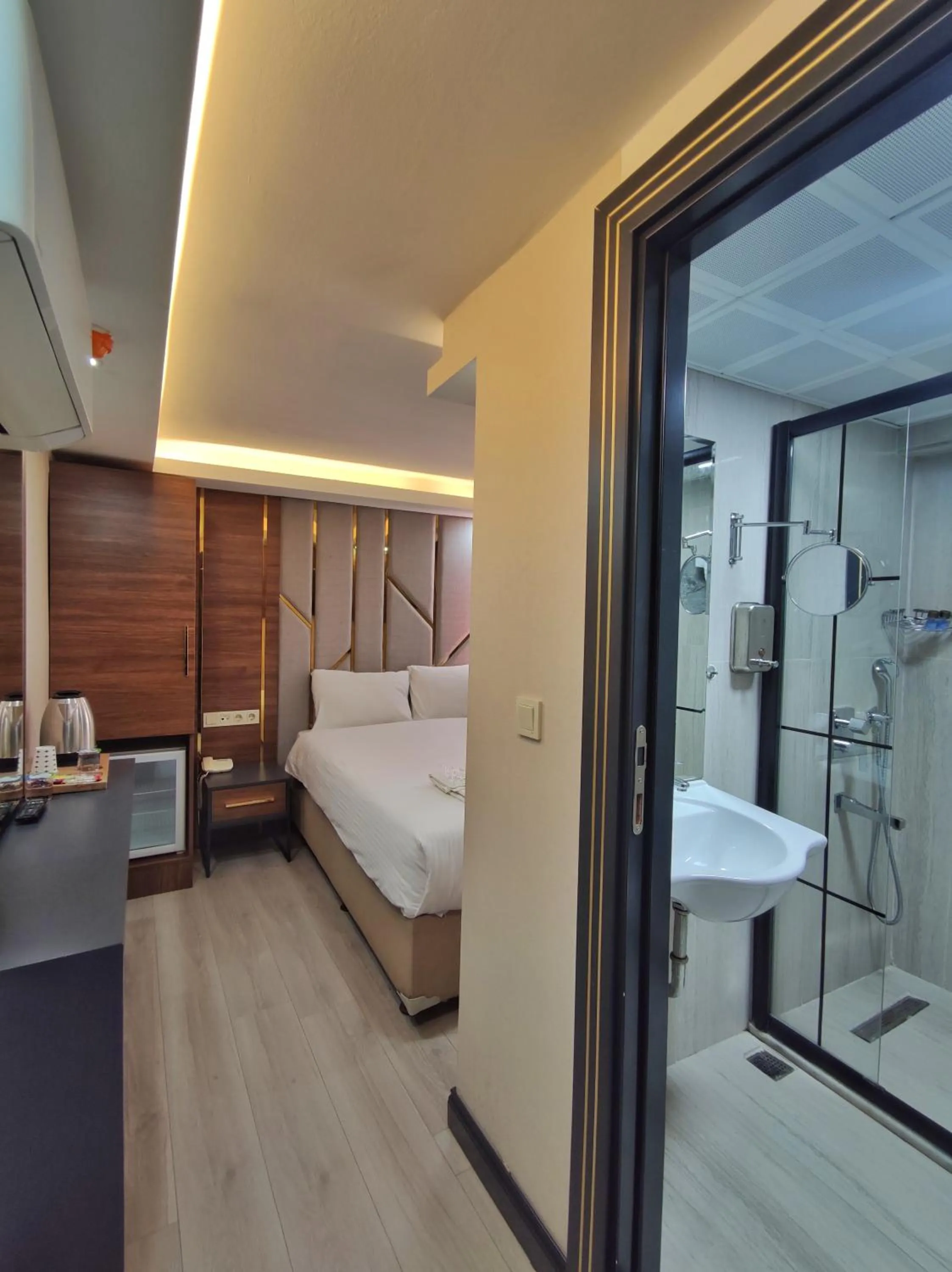 Bed in The Golden Pera's Hotel & Spa