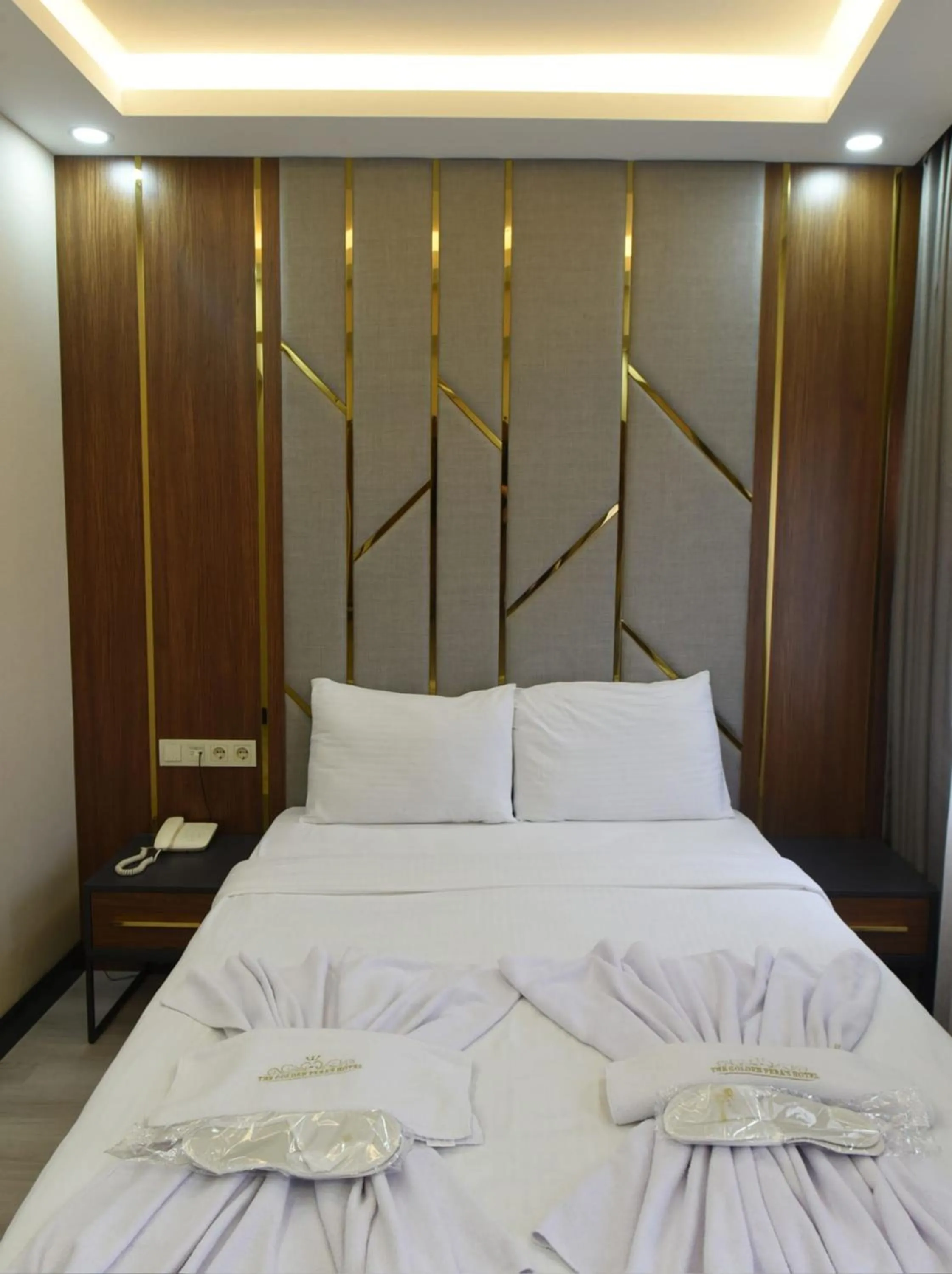 Bed in The Golden Pera's Hotel & Spa
