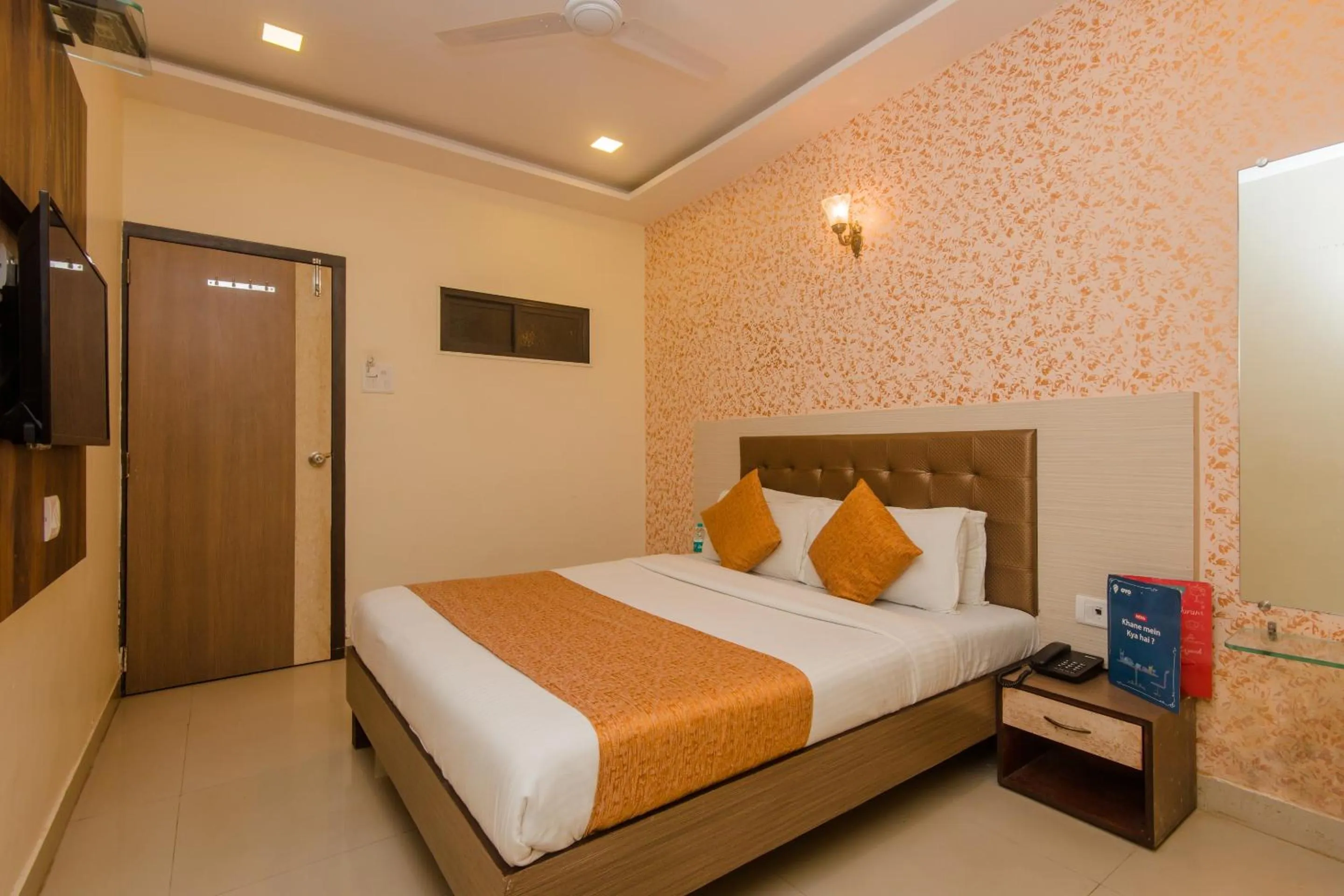 Bedroom, Bed in Super Hotel O Golden Nest Near Chhatrapati Shivaji International Airport