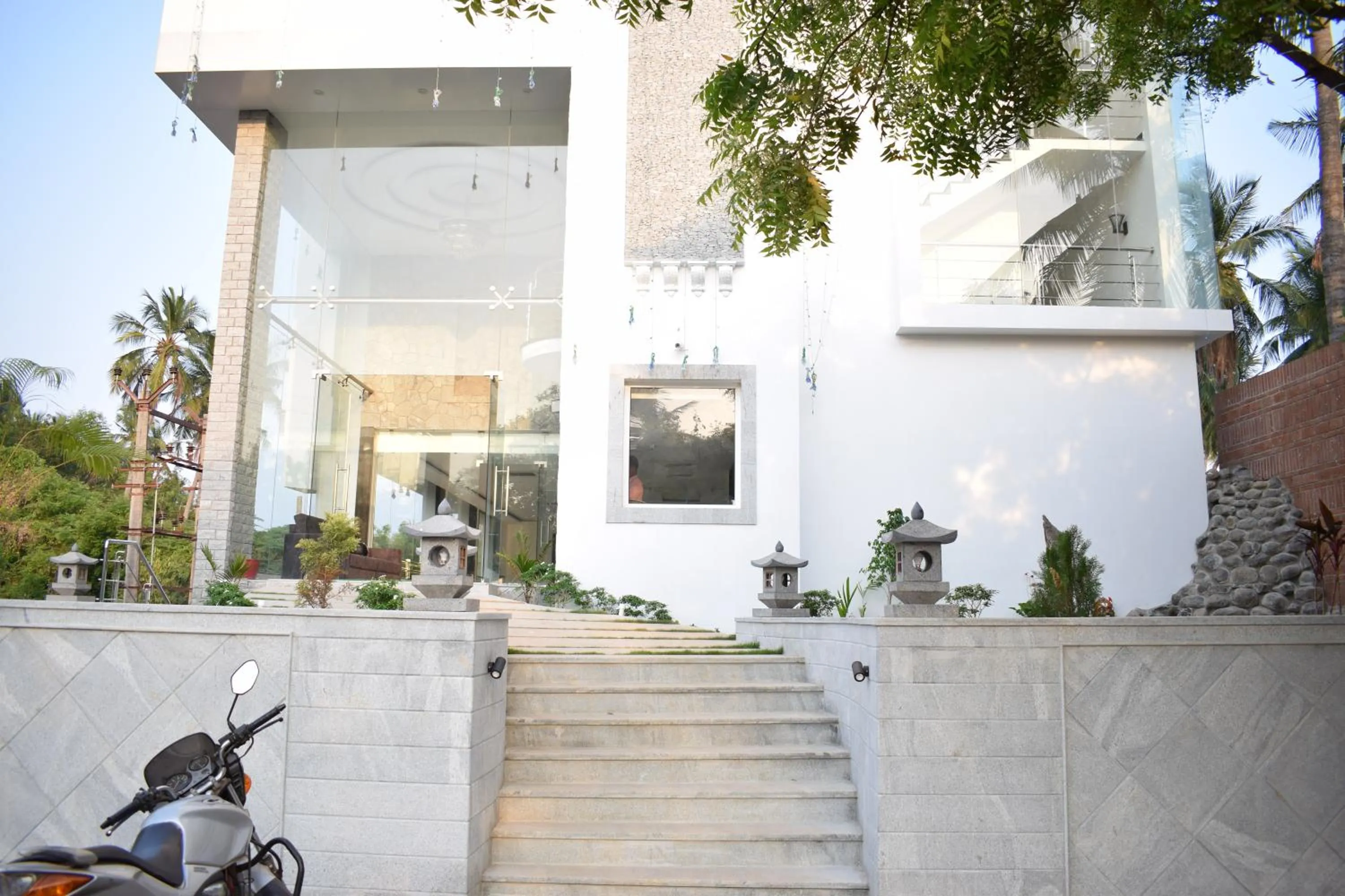 Facade/entrance in White Pearl Residency