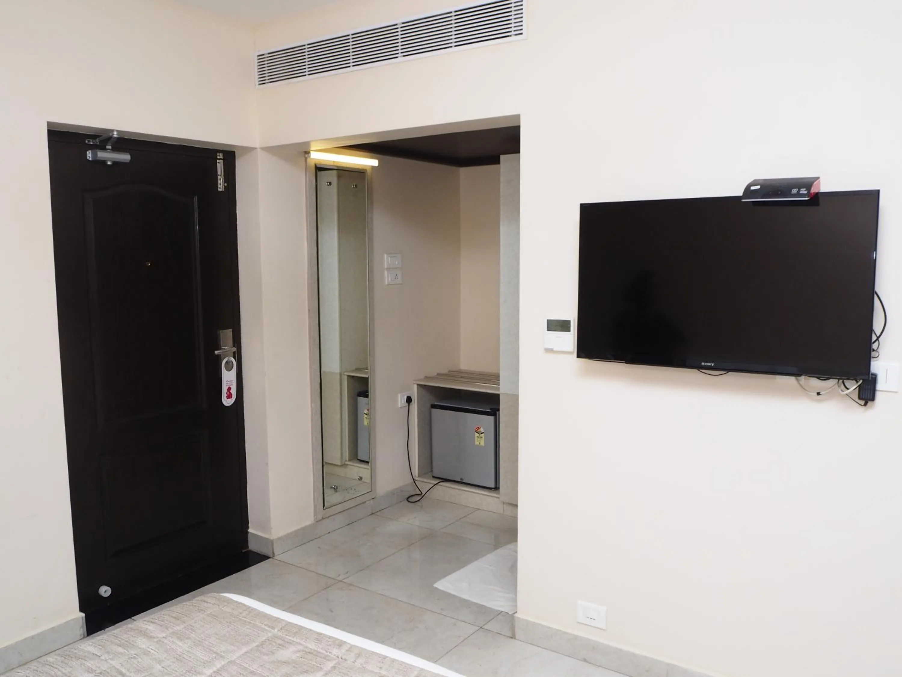 TV and multimedia in White Pearl Residency