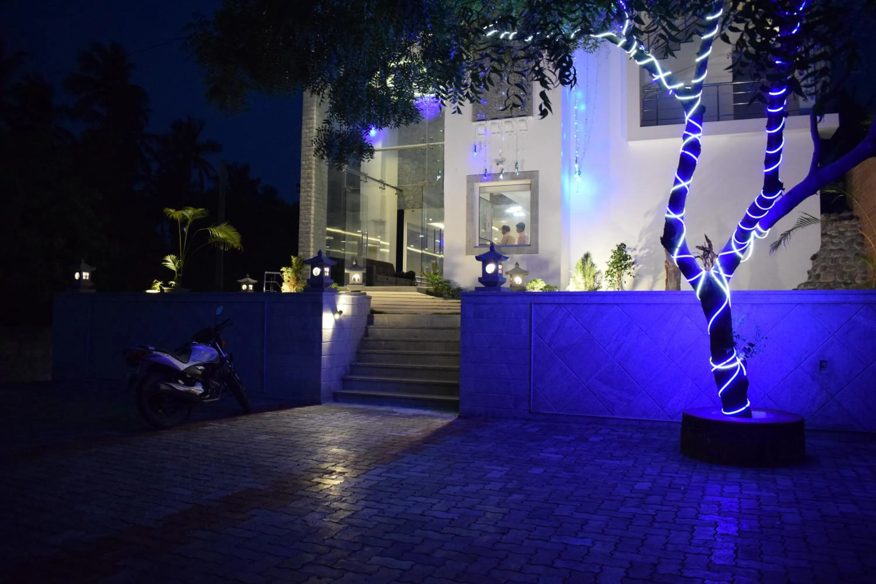 Facade/entrance in White Pearl Residency