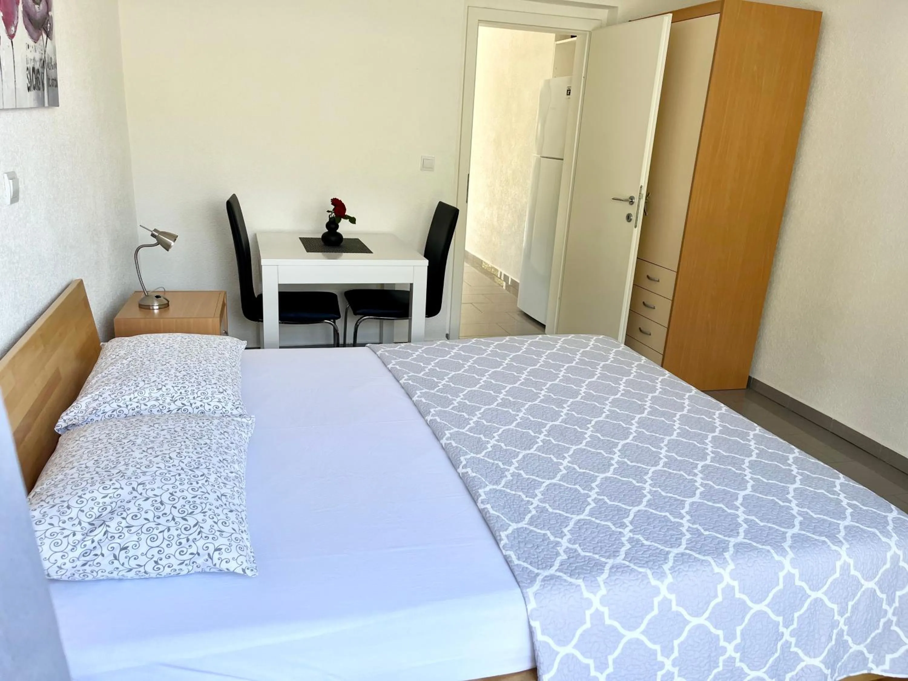 Bed in Paradise Apartments - Robinson getaway