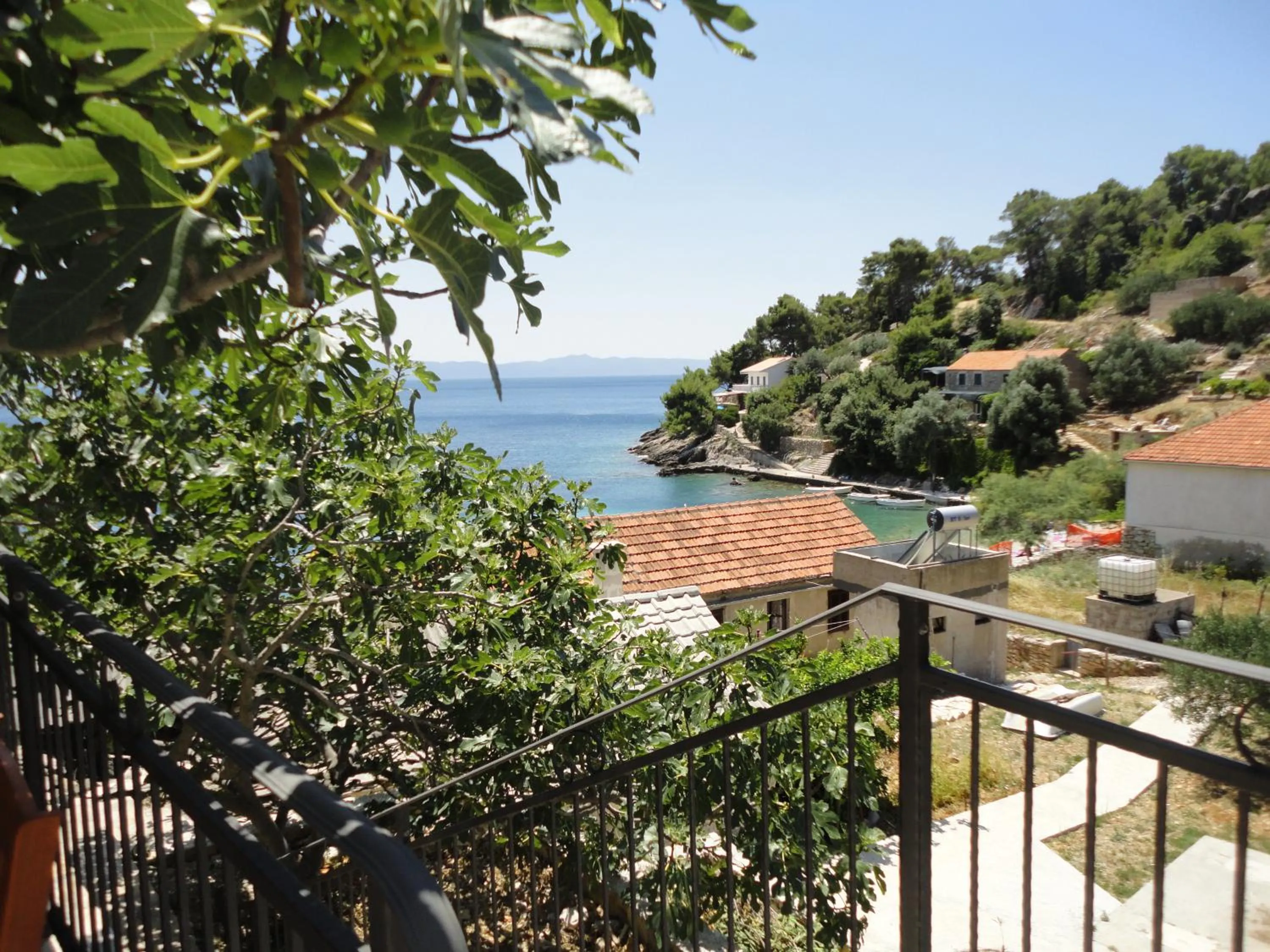Sea view in Paradise Apartments - Robinson getaway