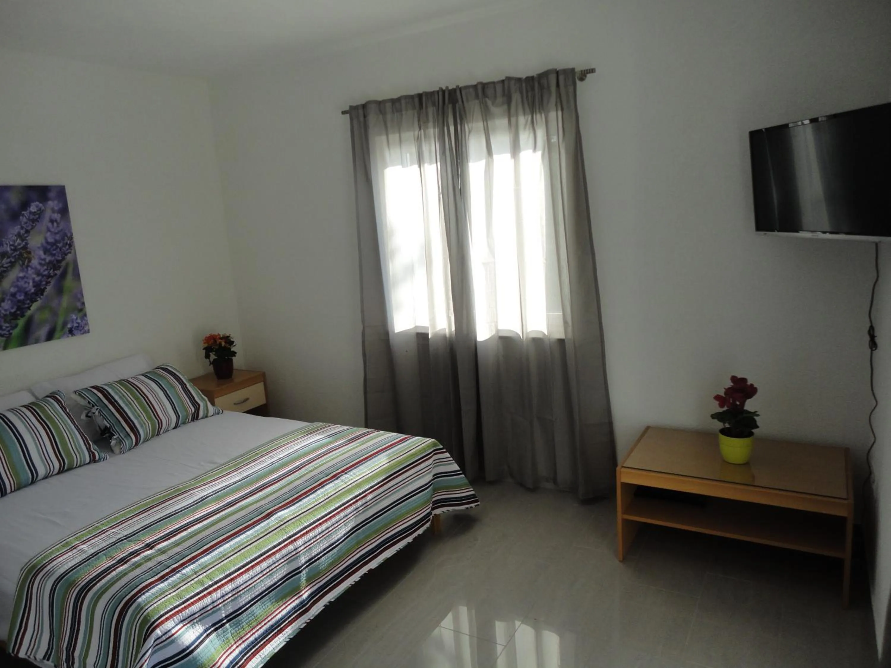 Kitchen or kitchenette, Bed in Paradise Apartments - Robinson getaway