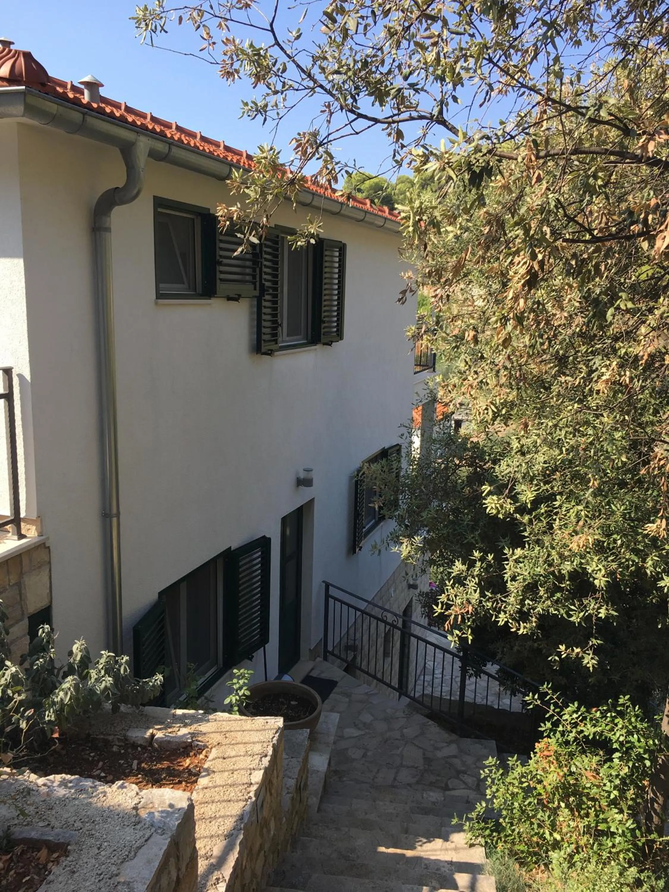Facade/entrance in Paradise Apartments - Robinson getaway