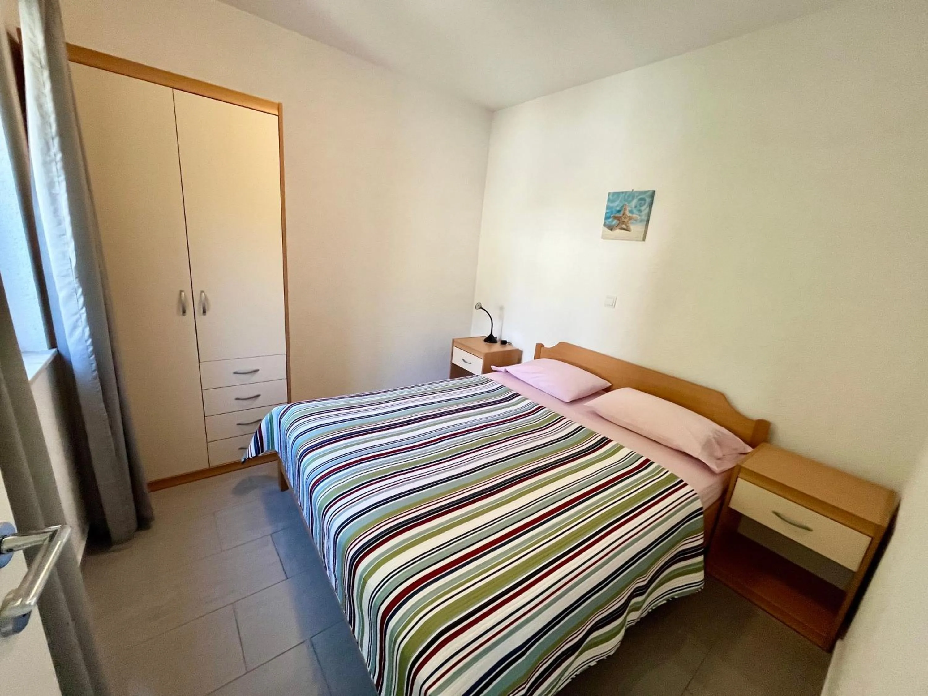 Bed in Paradise Apartments - Robinson getaway