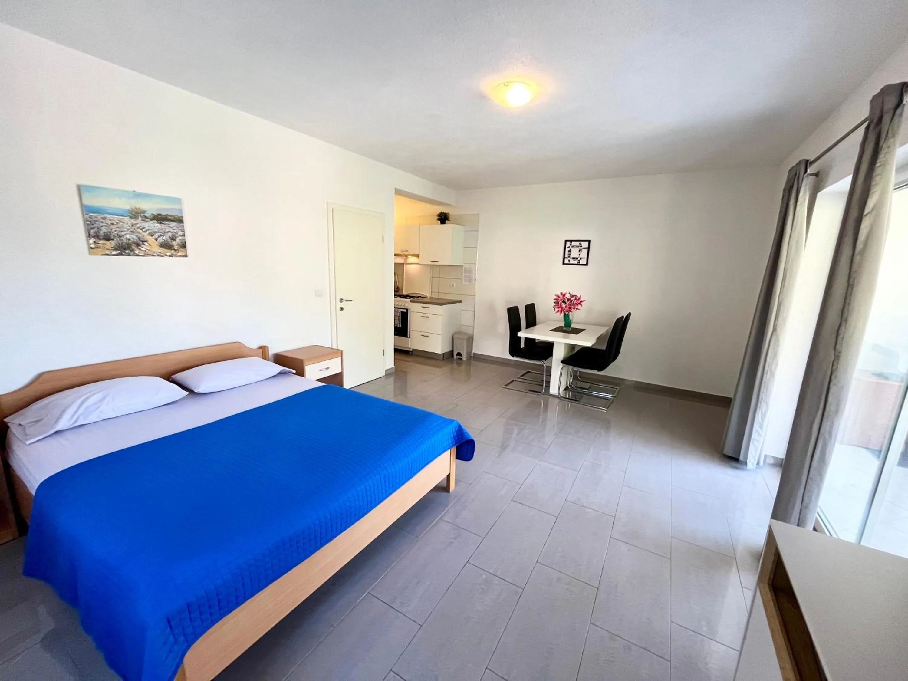 Bed in Paradise Apartments - Robinson getaway