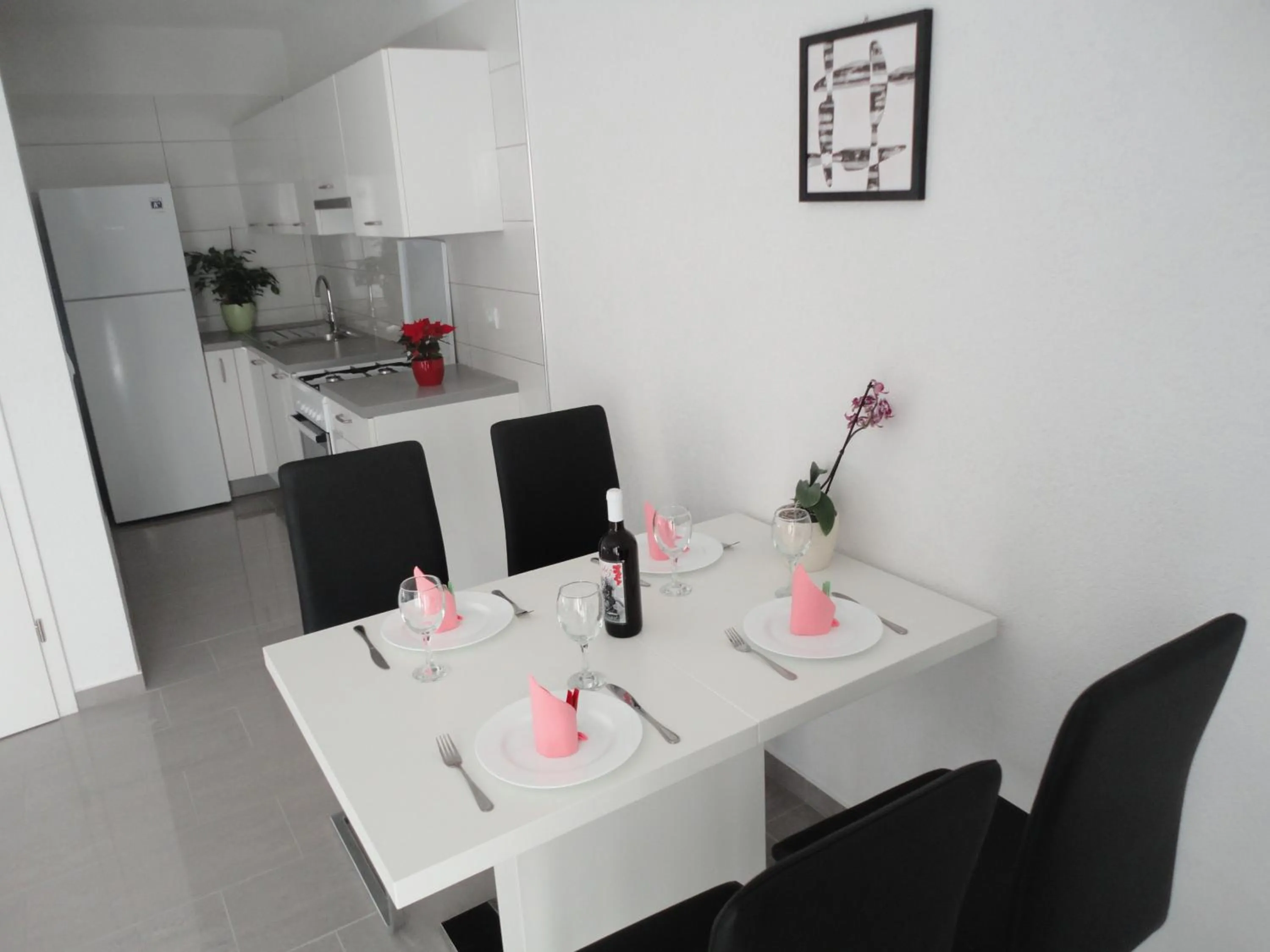 Kitchen or kitchenette in Paradise Apartments - Robinson getaway