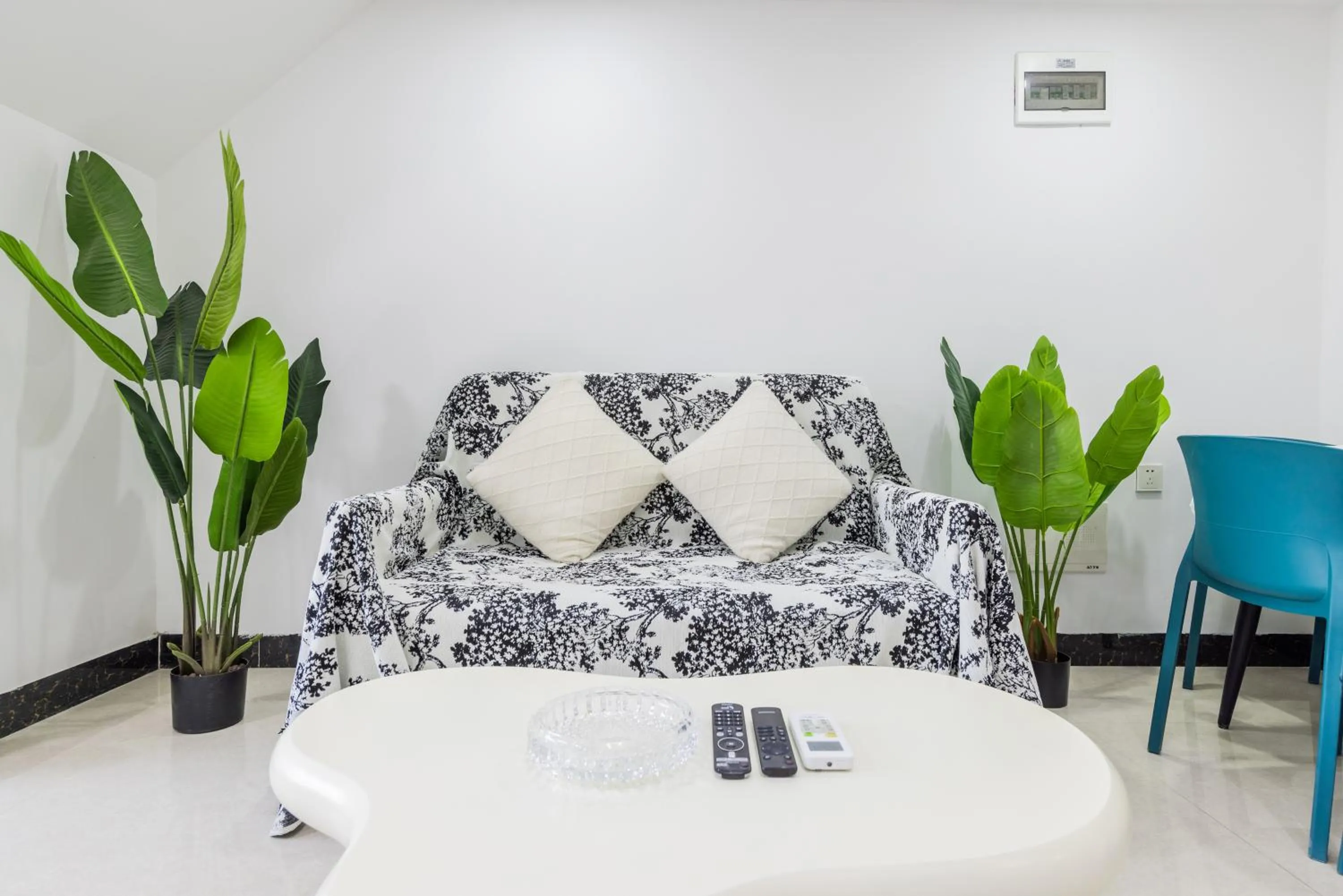 Bed in Lavender Apartment Branch