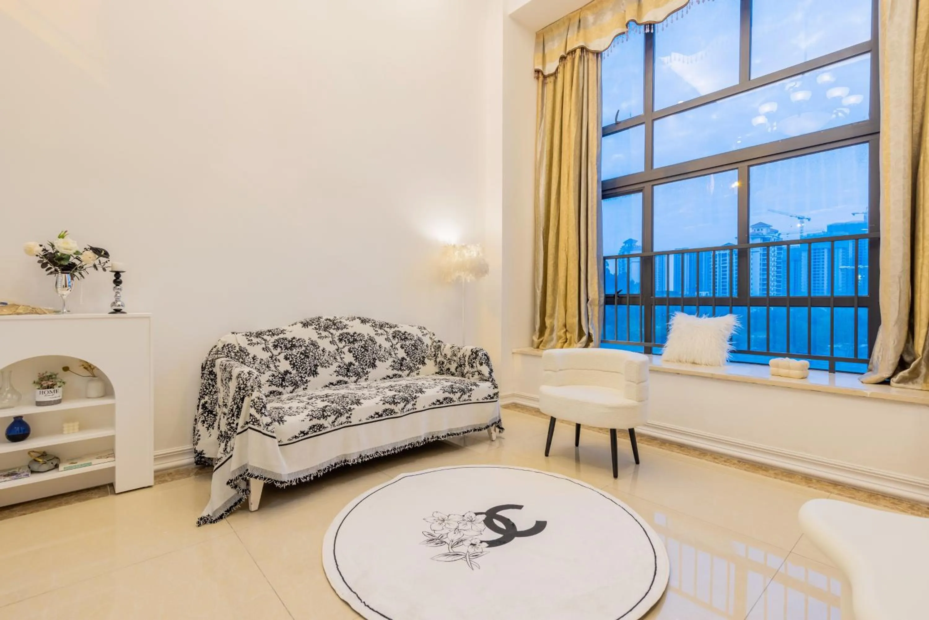 Bed in Lavender Apartment Branch