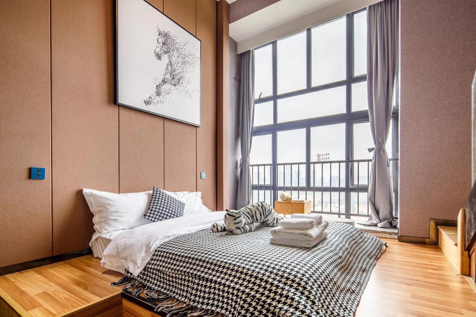 Bed in Lavender Apartment Branch