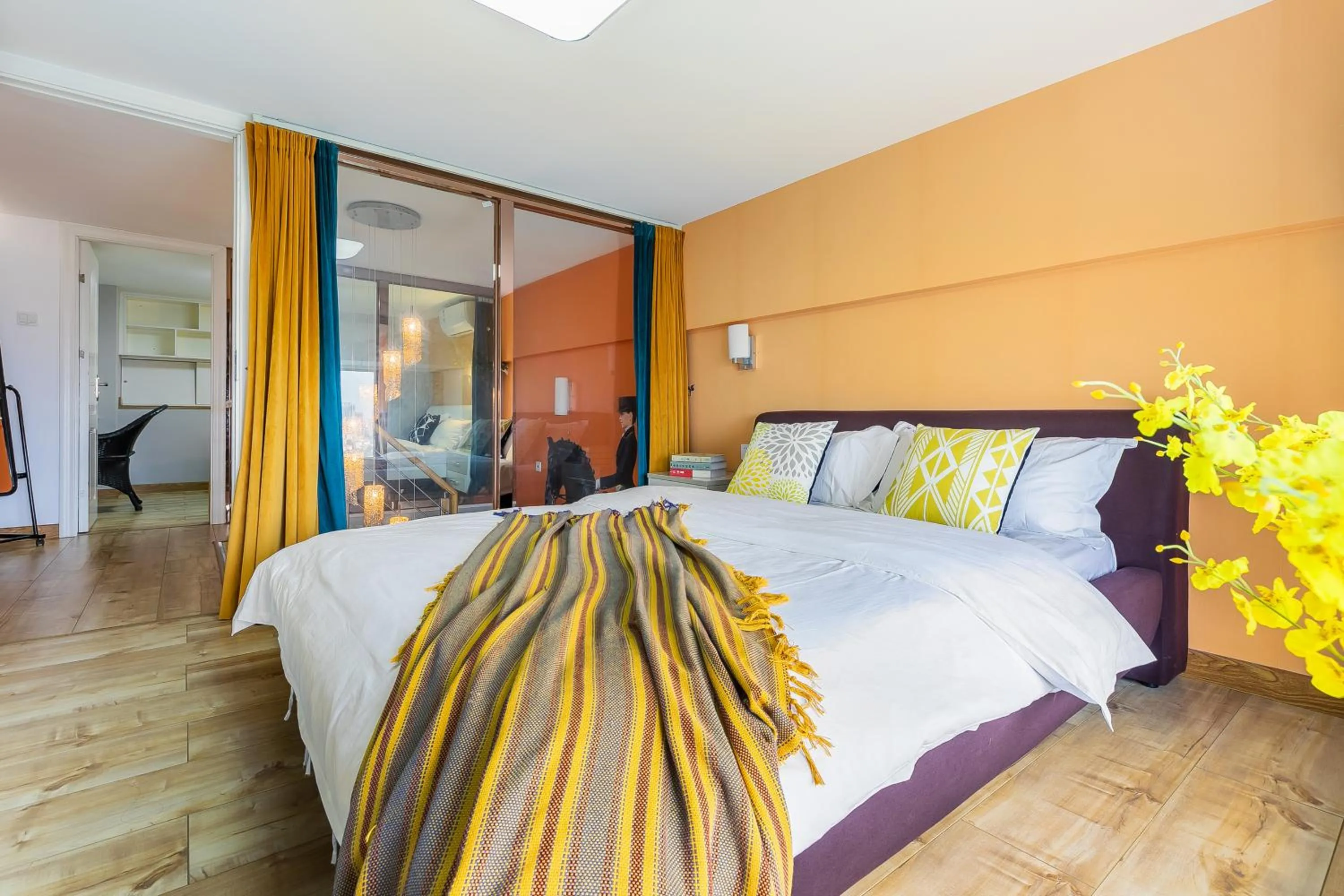 Bed in Lavender Apartment Branch