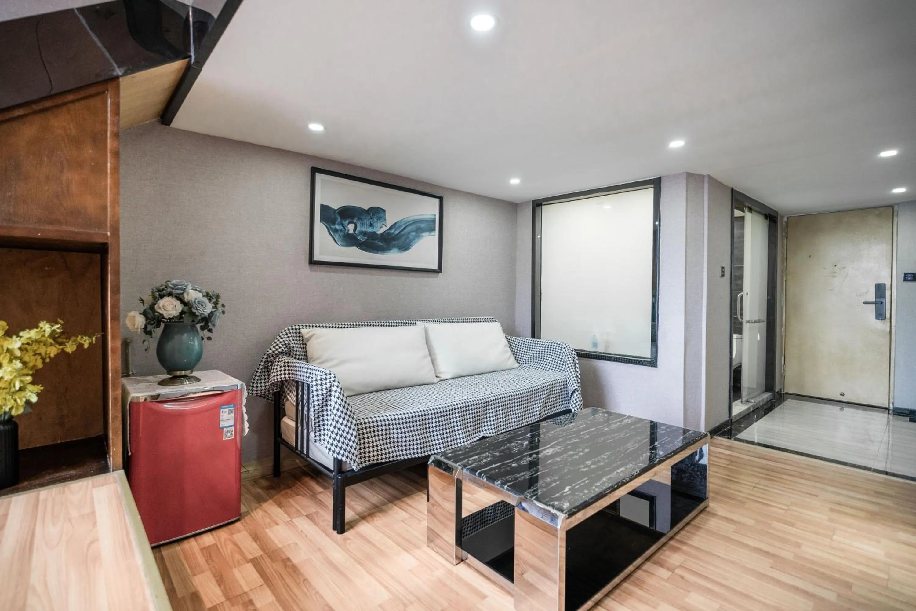 Bed in Lavender Apartment Branch