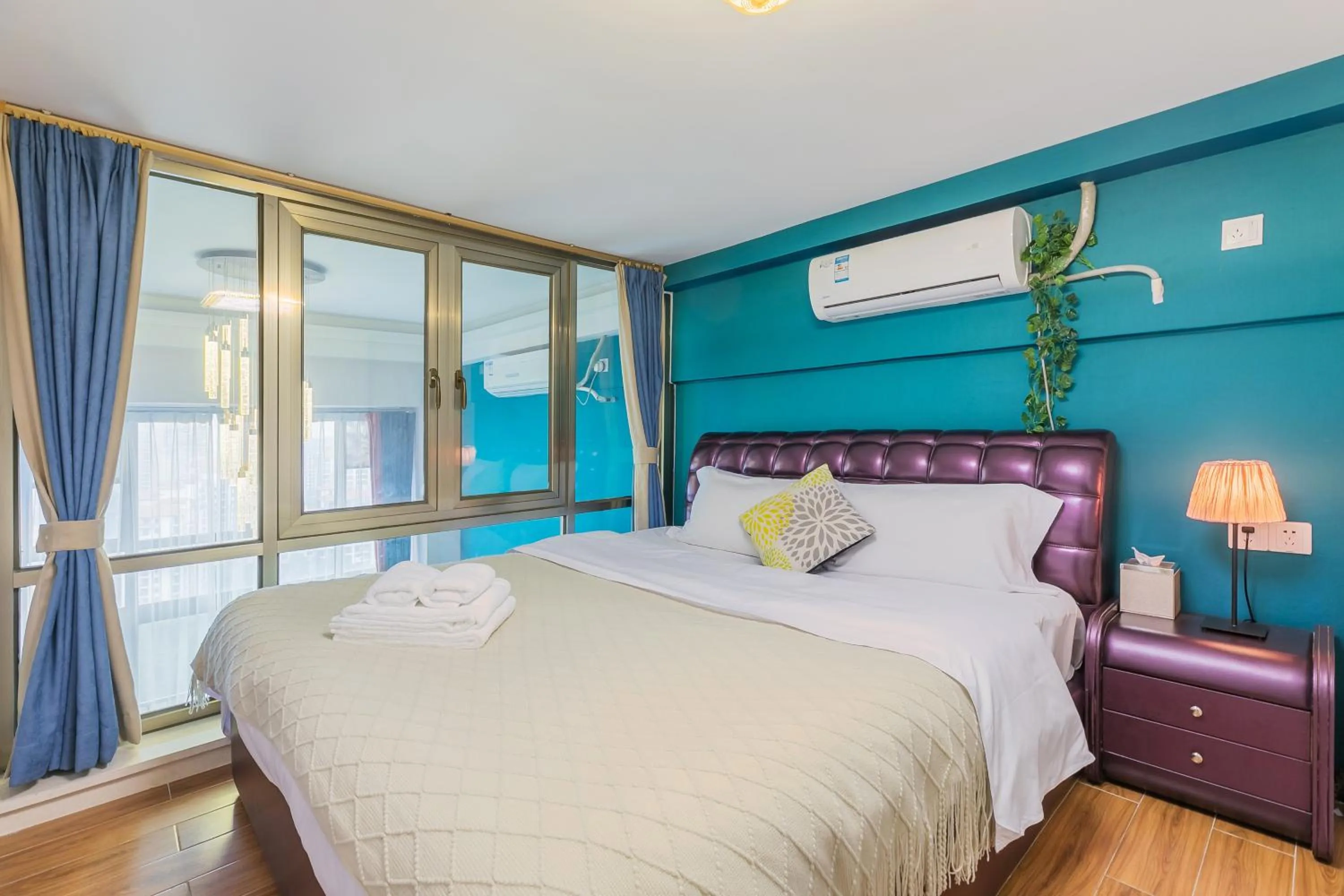 Bed in Lavender Apartment Branch