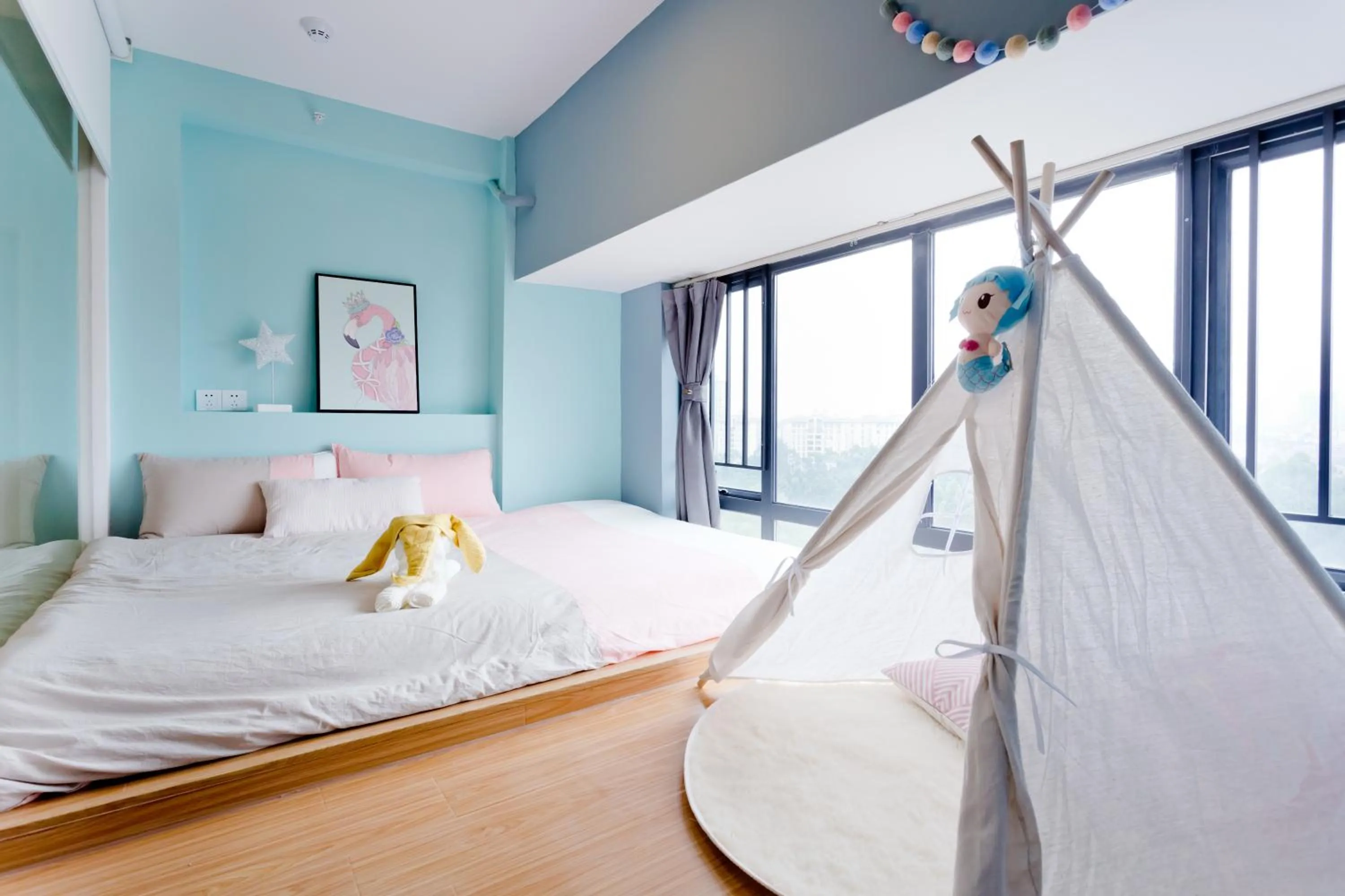 Bed in Lavender Apartment Branch