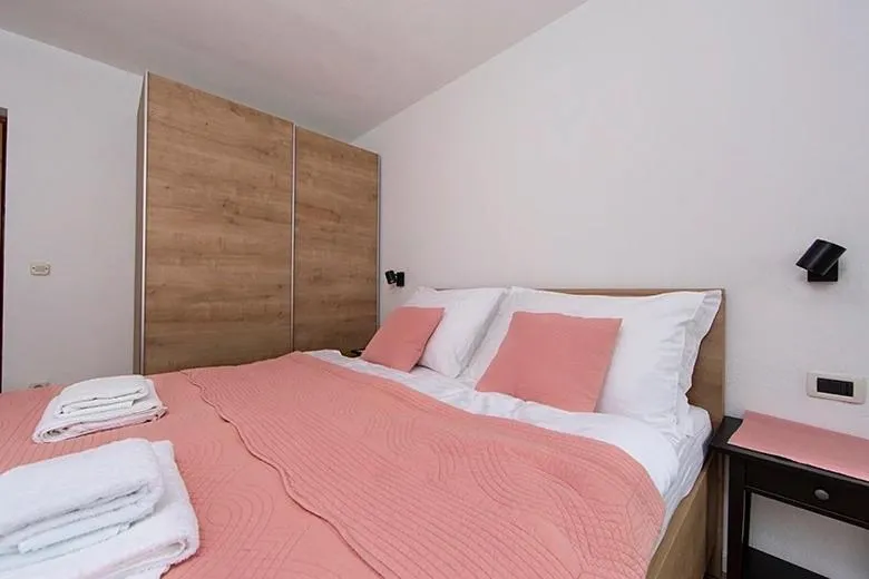 Bed in Apartments Villa Mili