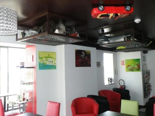 Lounge or bar in Enzo Hotel Mulhouse Sud Morschwiller le Bas