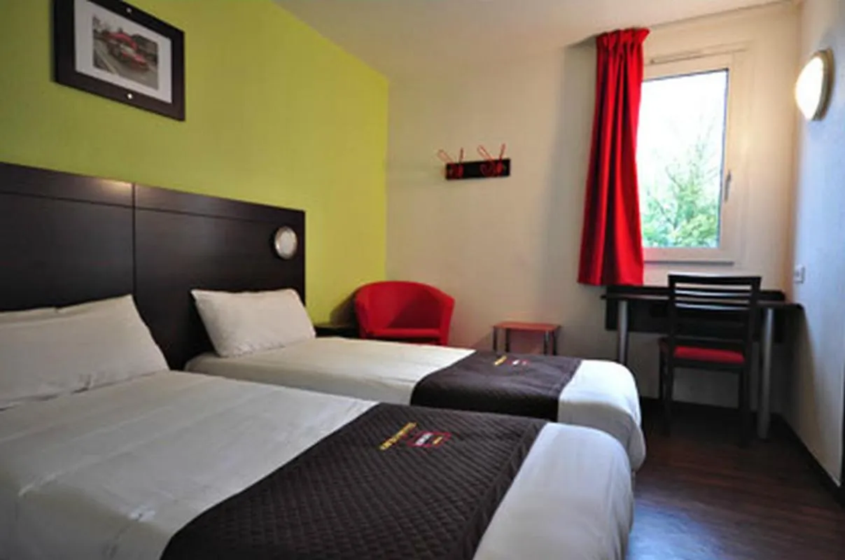 Bed in Enzo Hotel Mulhouse Sud Morschwiller le Bas