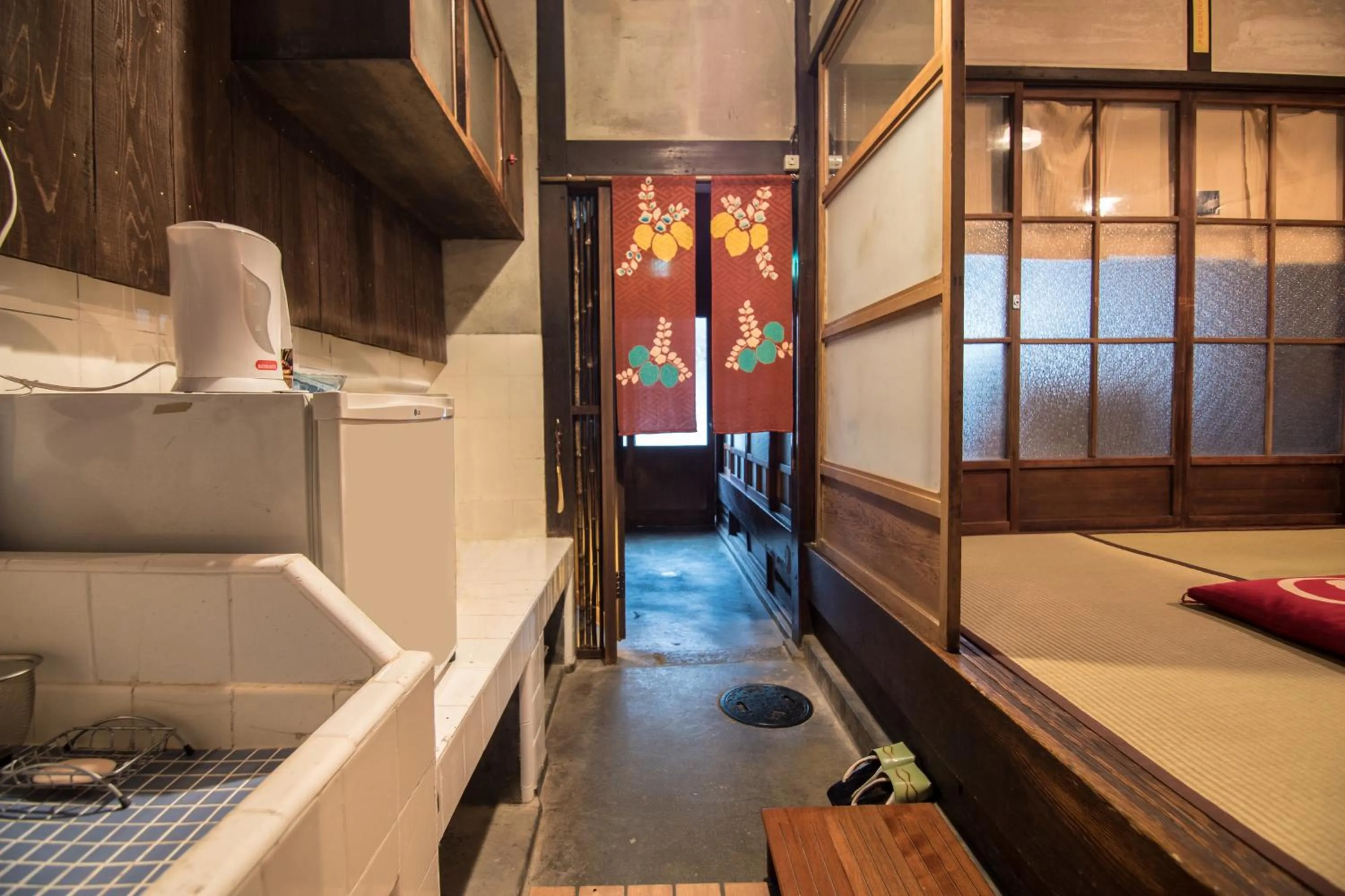 Kitchen or kitchenette, Bed in YUMEJI Vintage Villa