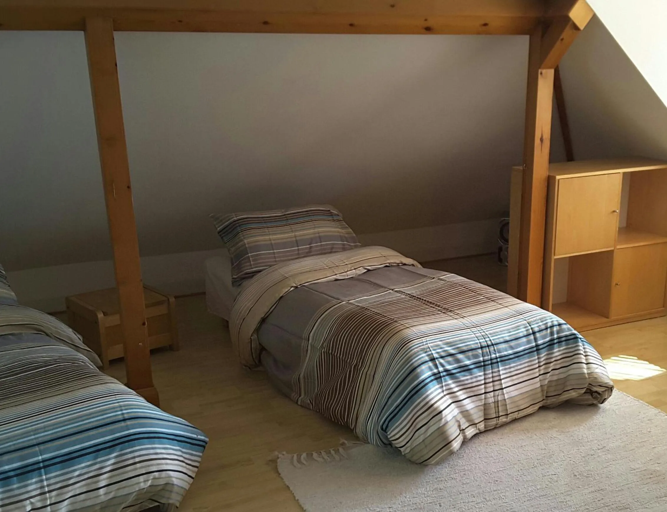 Photo of the whole room, Bed in Osterley Studio Room