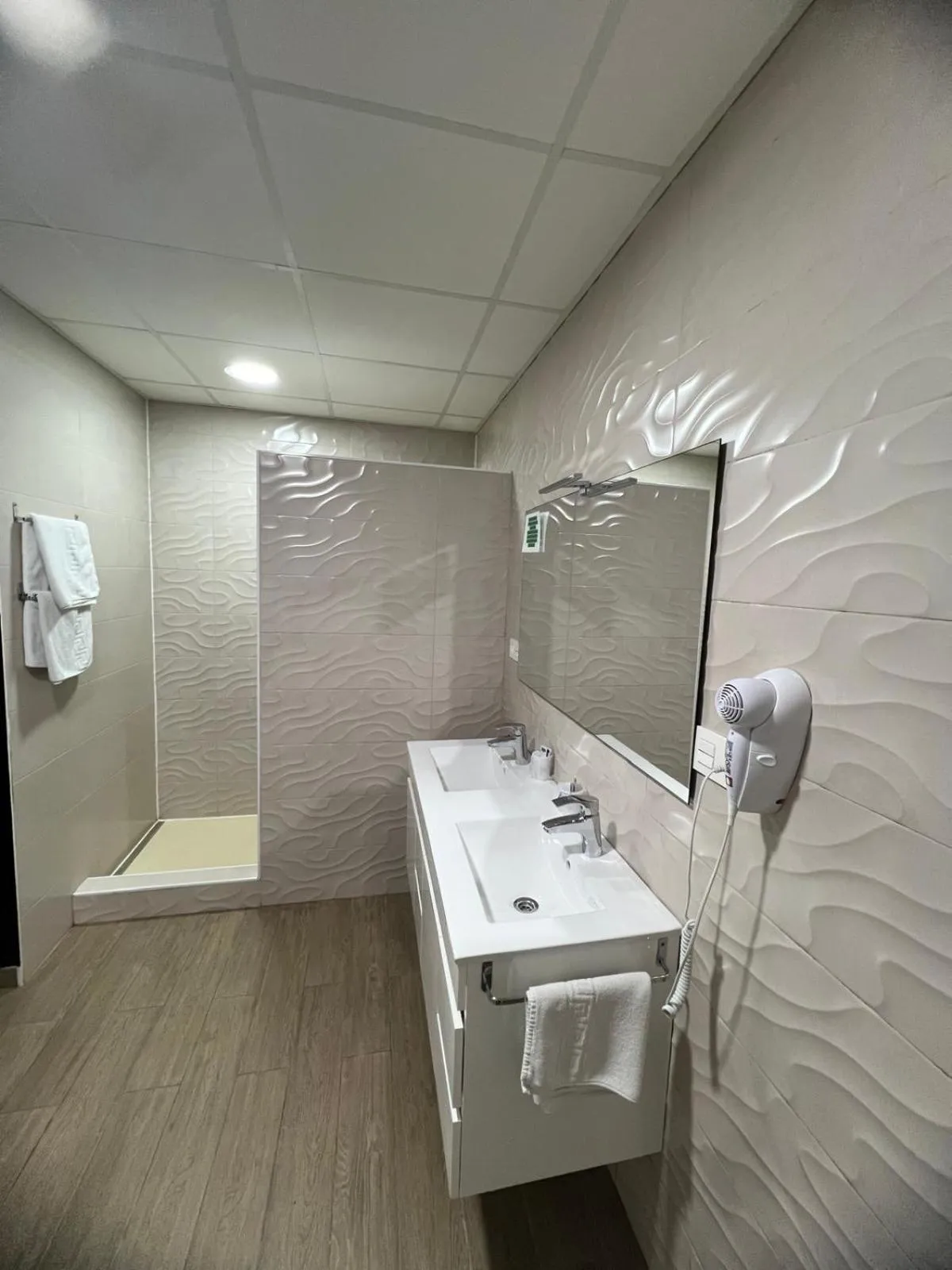 Shower in Hotel Restaurante Dama de Baza